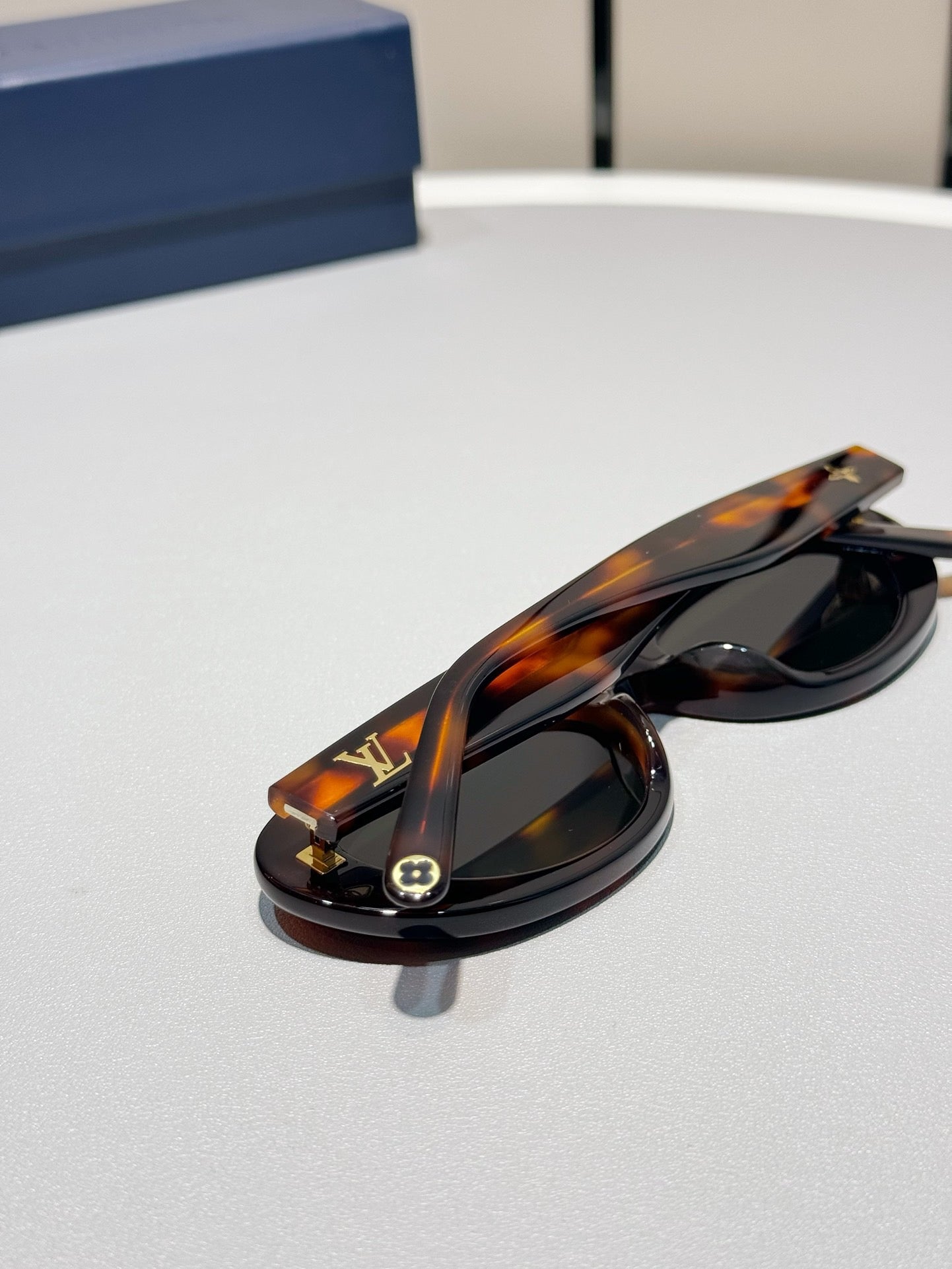 Inspired Louis Vuitton Z1983E – Oval Tortoiseshell Sunglasses (1:1 Mirror Quality)