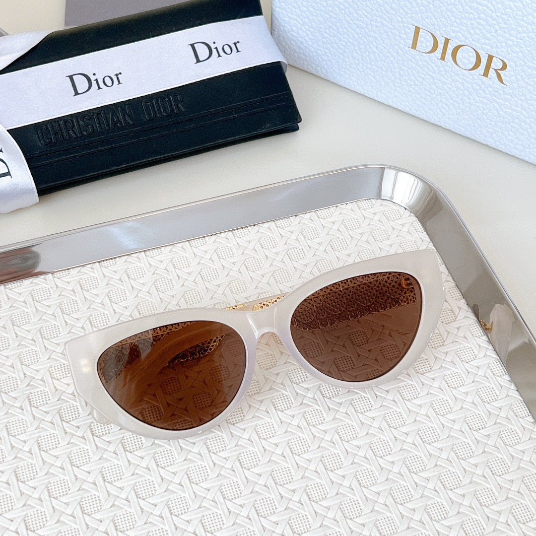 Inspired Dior DioRésille B1F – Cat-Eye Sunglasses (1:1 Mirror Quality)