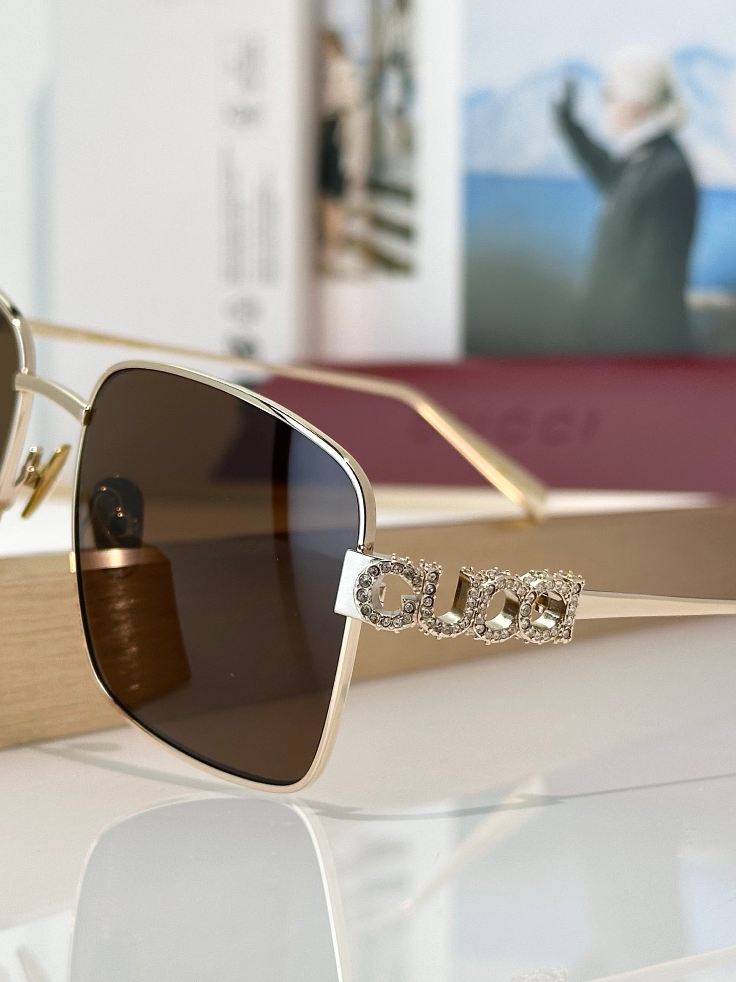 Inspired Gucci GG1937S – Crystal Logo Square Sunglasses (1:1 Mirror Quality)