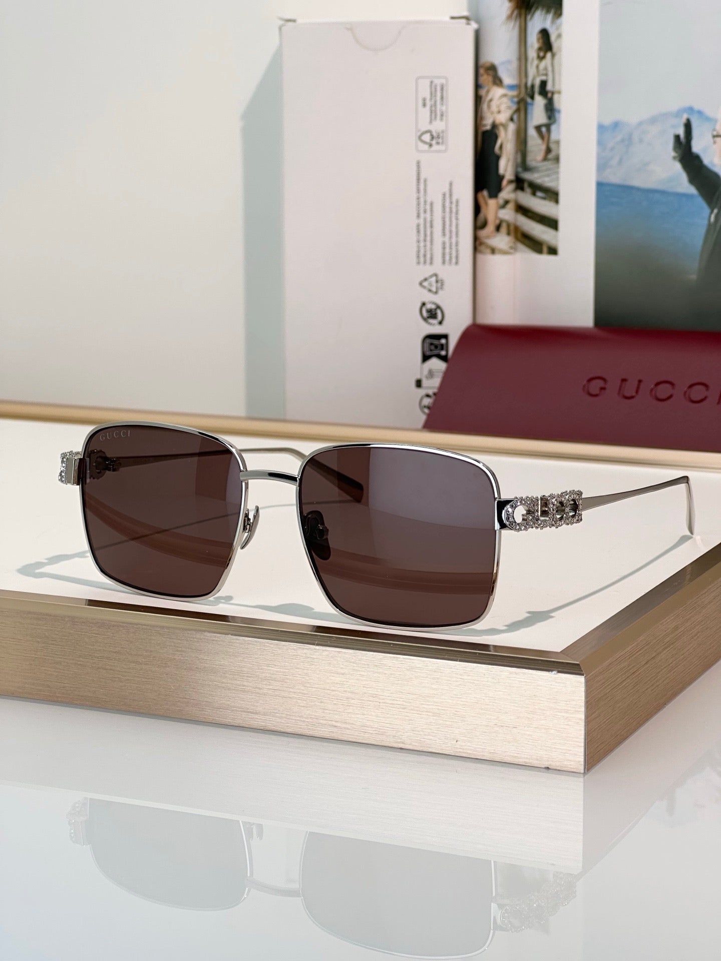 Inspired Gucci GG1937S – Crystal Logo Square Sunglasses (1:1 Mirror Quality)