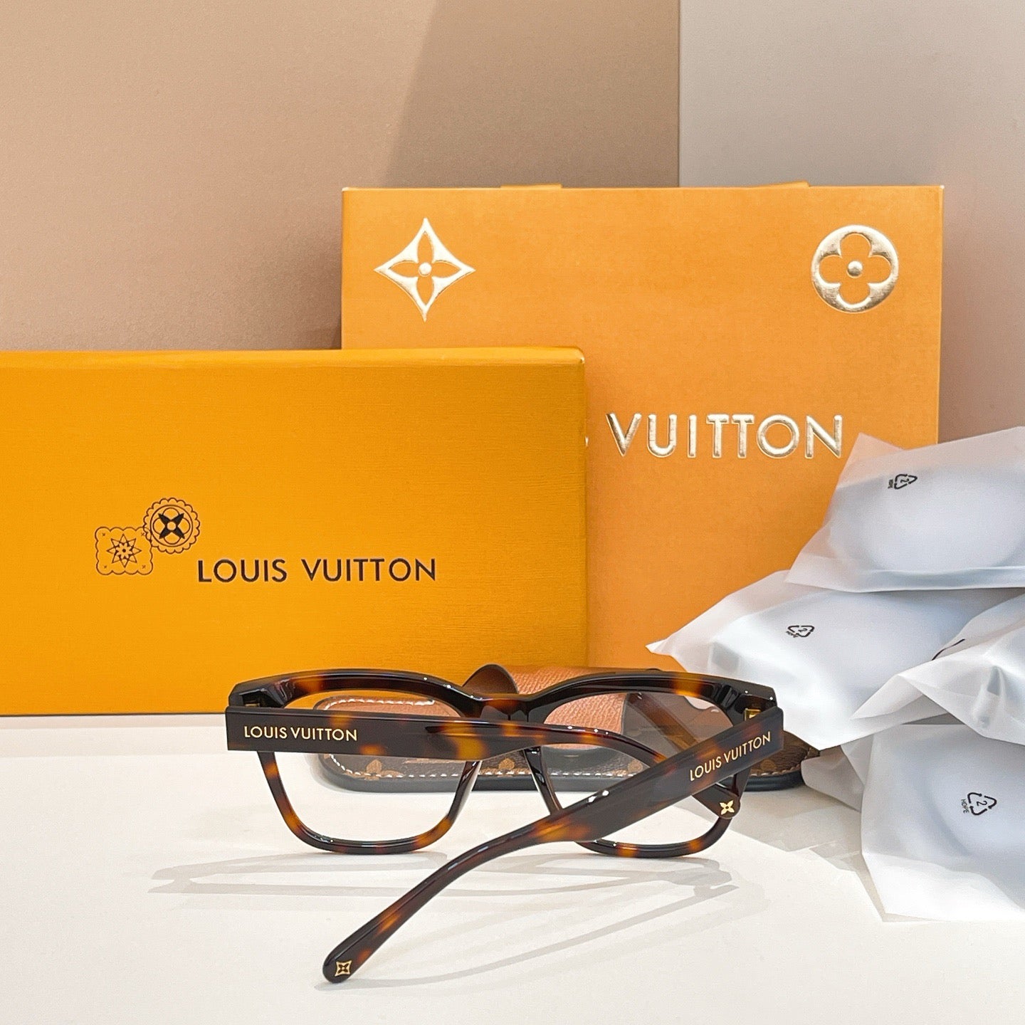 Louis Vuitton Z2545U – Bold Square Optical Eyeglasses (Inspired, 1:1 Mirror Quality)