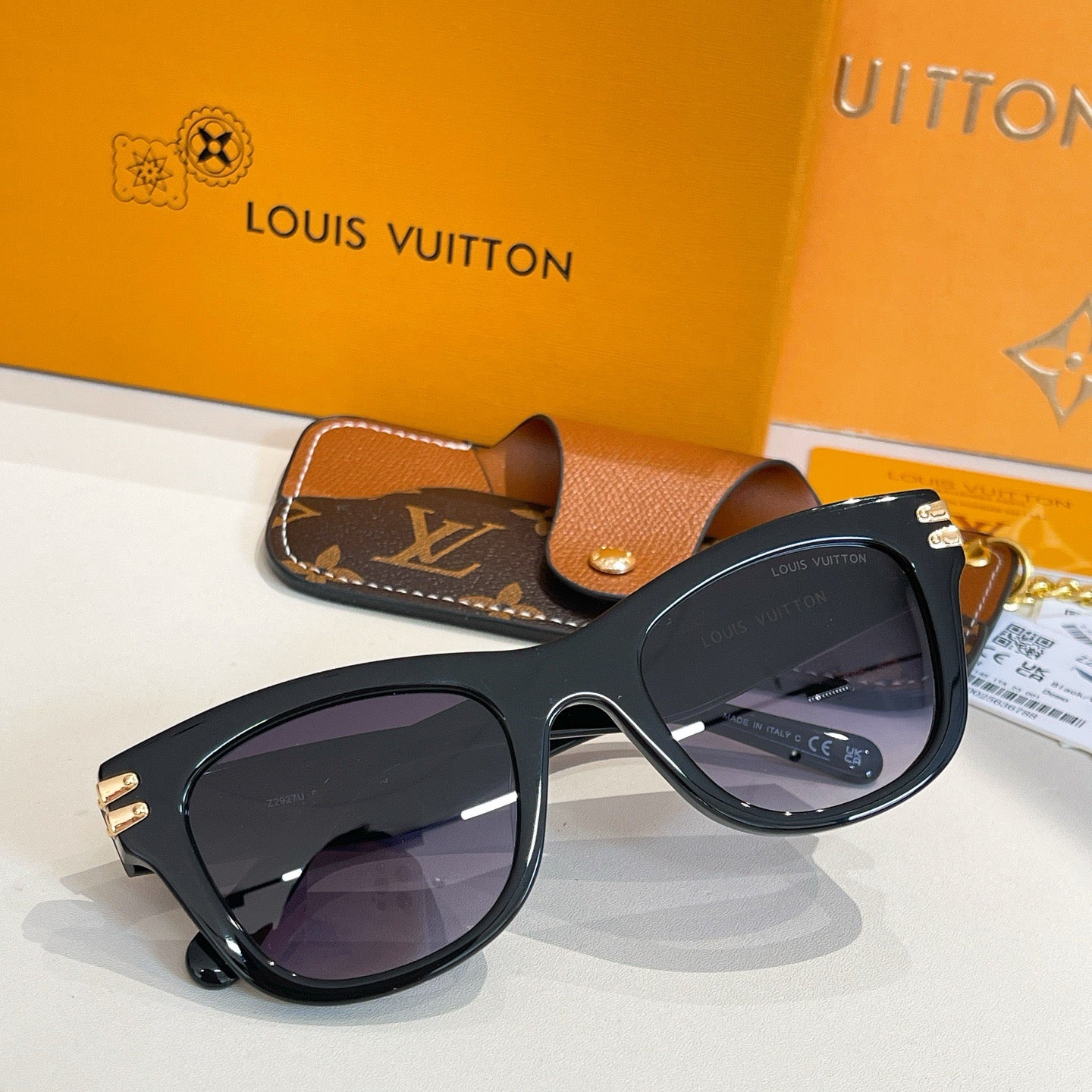 Louis Vuitton Z2927U – Square Sunglasses (Inspired, 1:1 Mirror Quality)