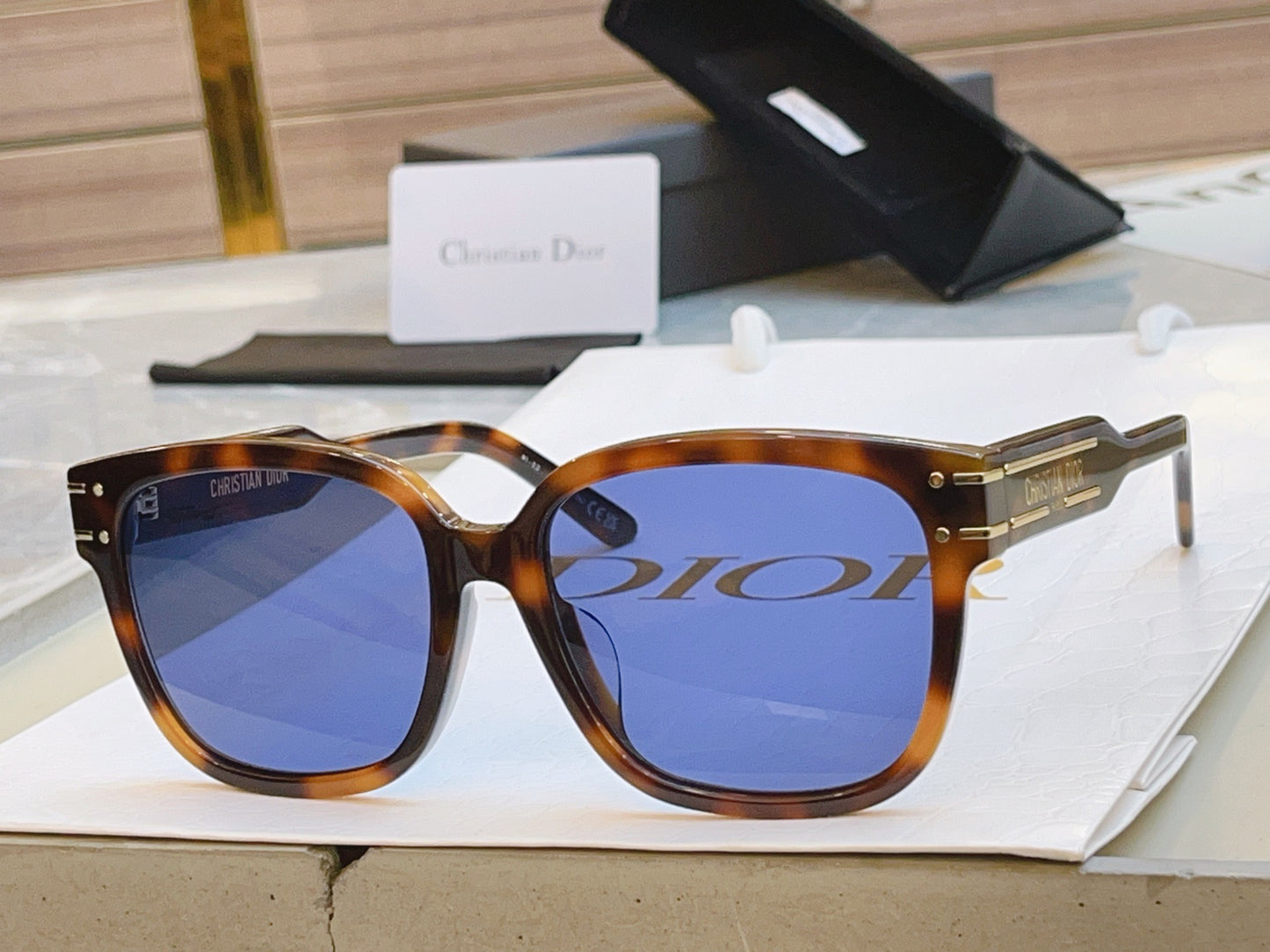 Inspired Dior Signature S7F – Oversized Square Sunglasses (1:1 Mirror Quality)- brown tortoise
