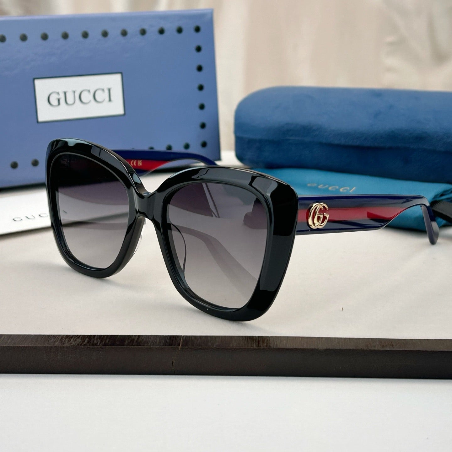 Inspired Gucci GG0860S – Cat-Eye Oversized Sunglasses (1:1 Mirror Quality)