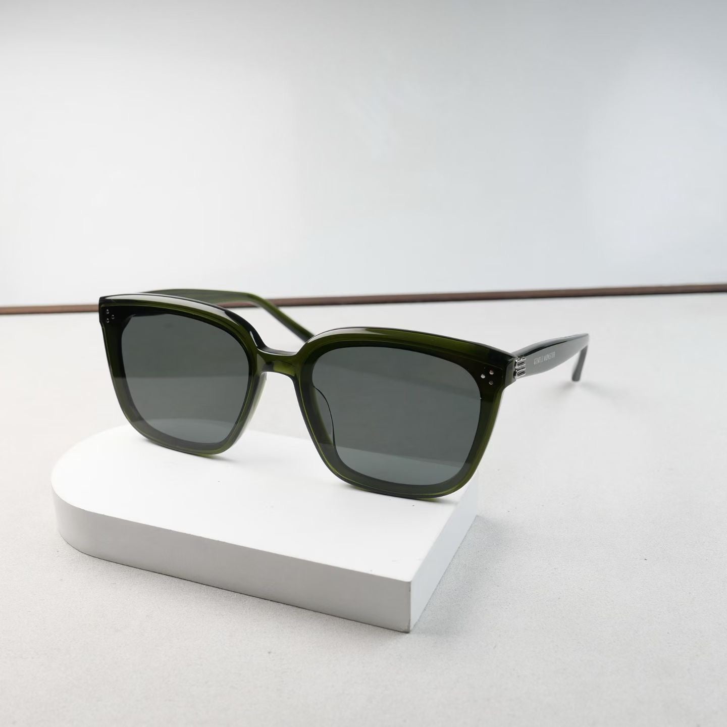 Inspired Gentle Monster My Me 01 – Classic Square Sunglasses (1:1 Mirror Quality)