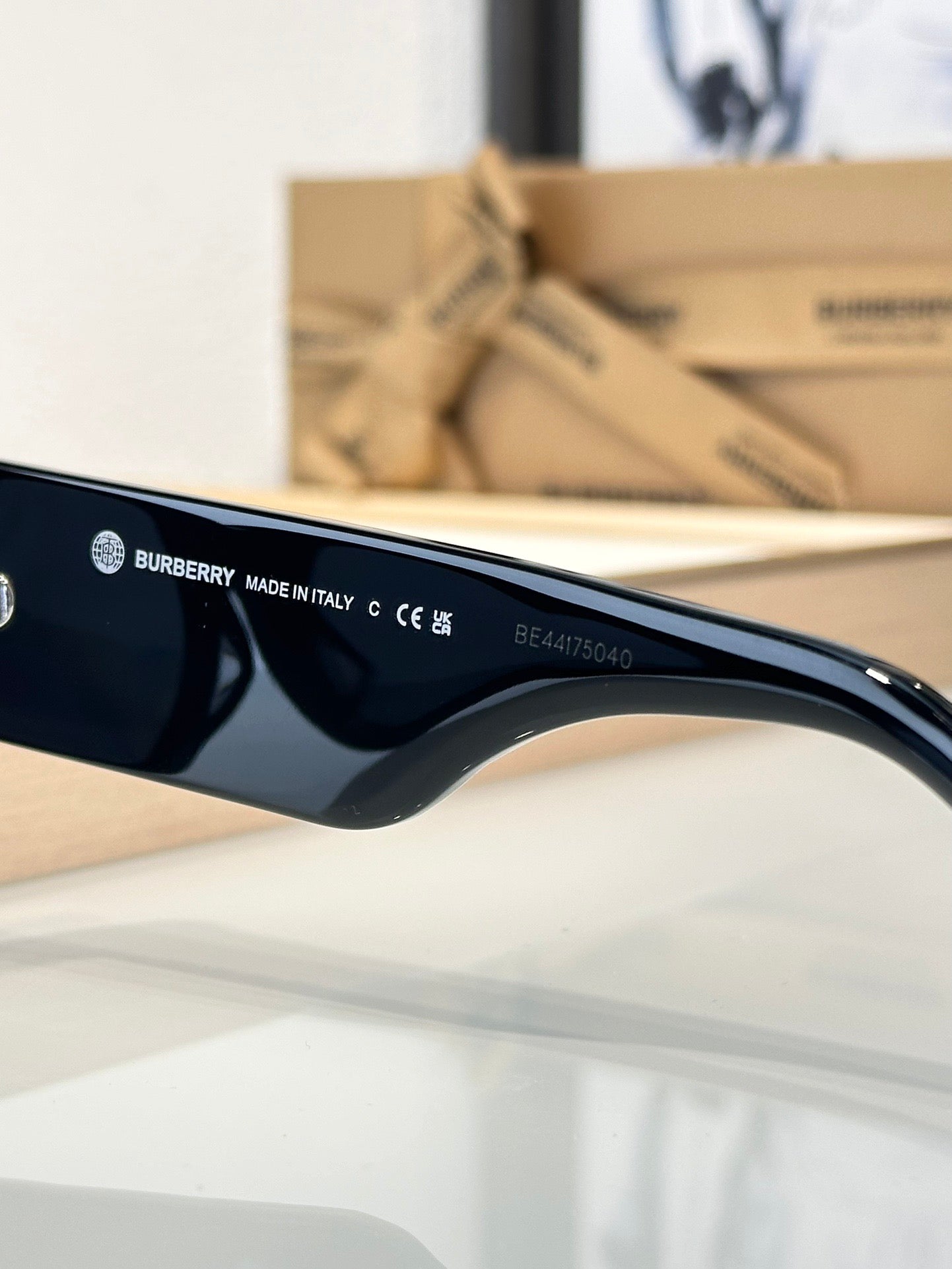 Inspired Burberry B4370U – Oversized Oval Sunglasses (1:1 Mirror Quality)- Black