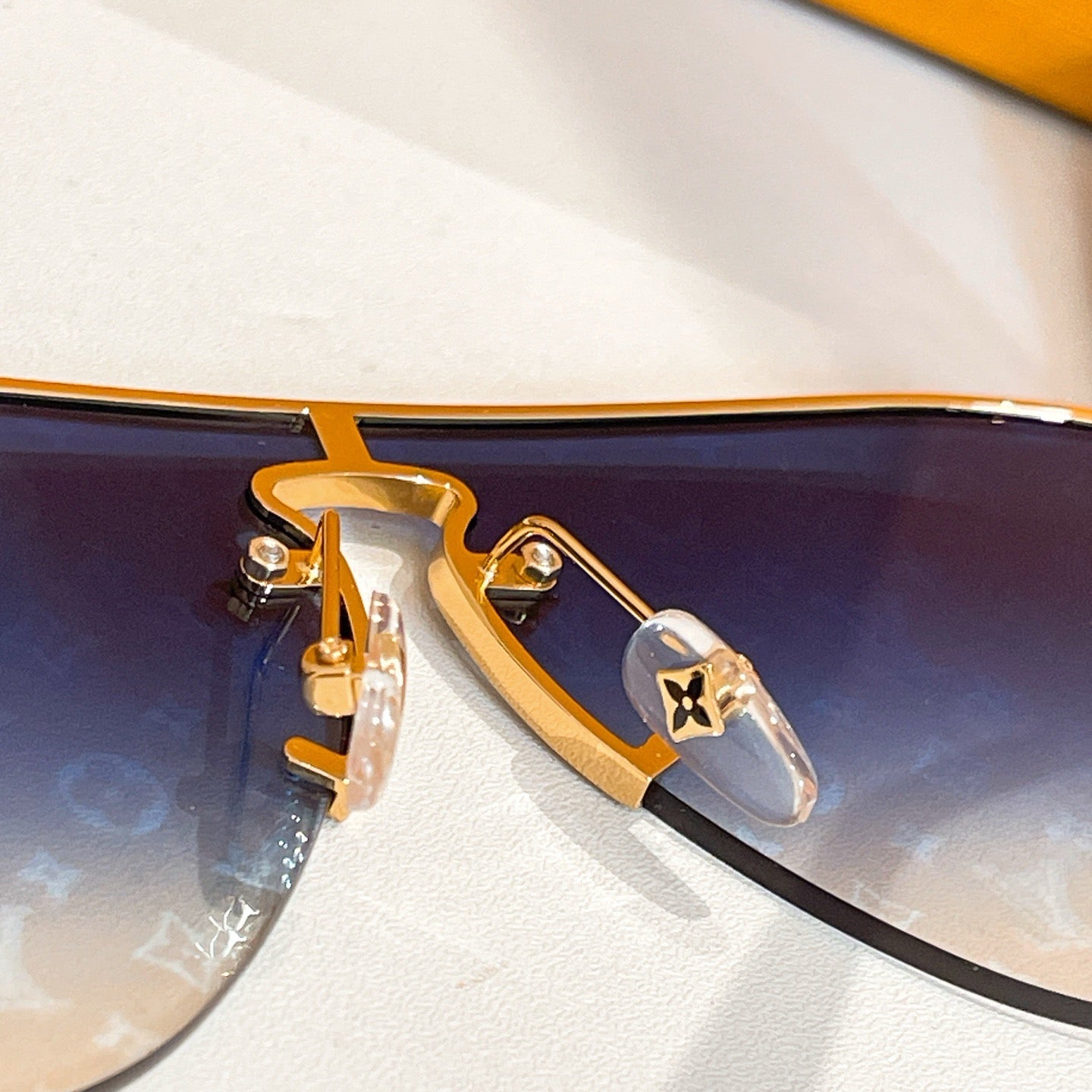 Inspired Louis Vuitton Z1469U – Blue Gradient Monogram Aviator Sunglasses (1:1 Mirror Quality)