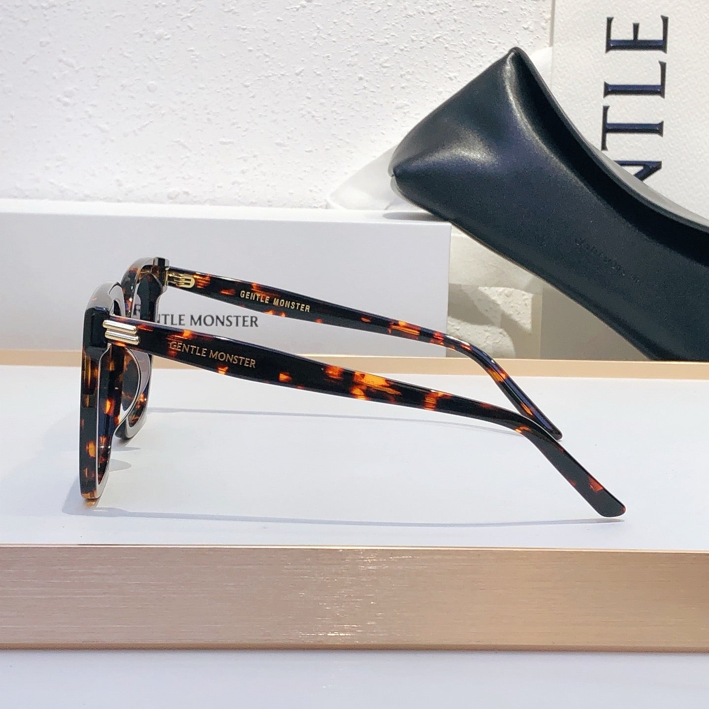 Gentle Monster New Her – Oversized Square Sunglasses (1:1 Mirror Quality)