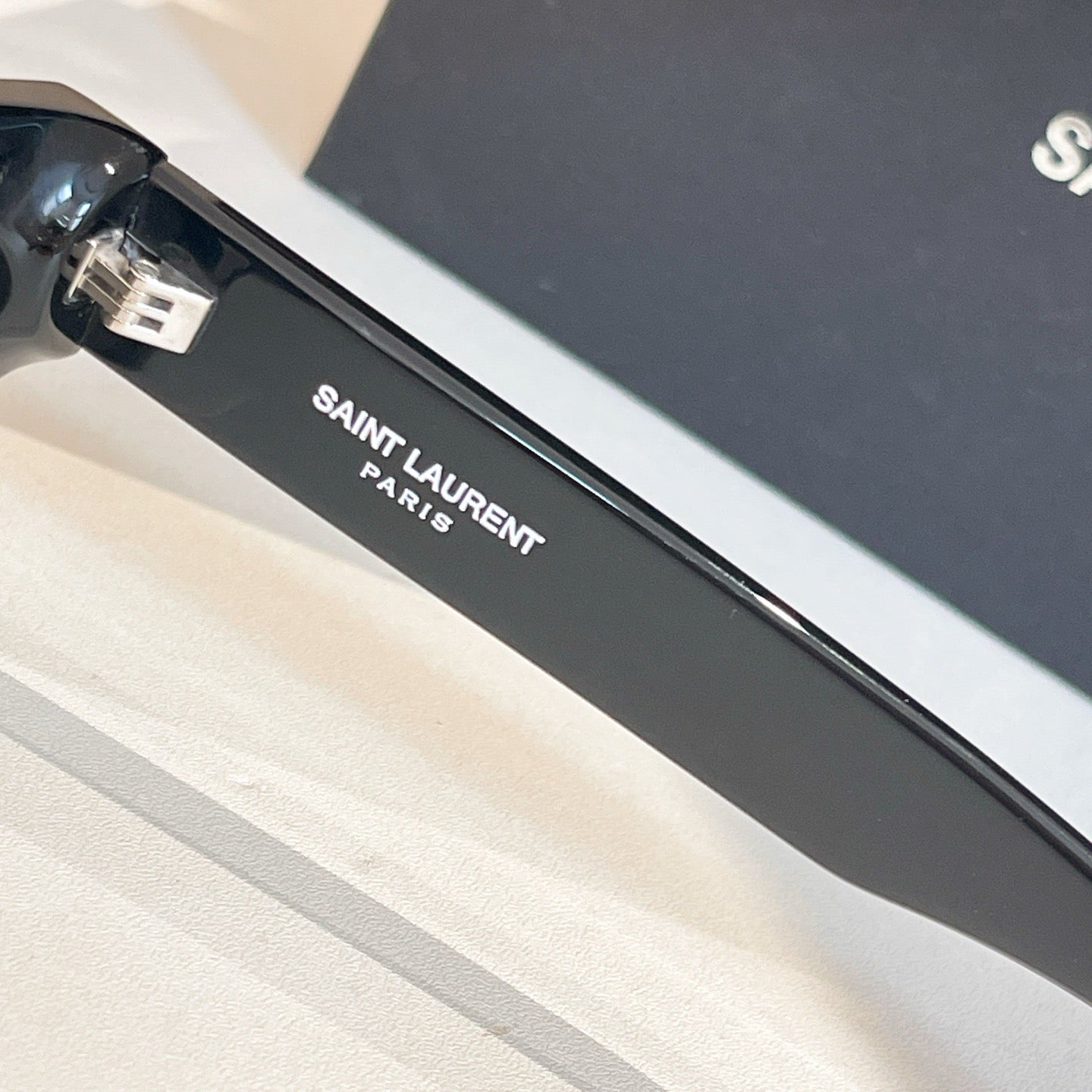 Inspired Saint Laurent SL 805F – Retro Oval Sunglasses (1:1 Mirror Quality)