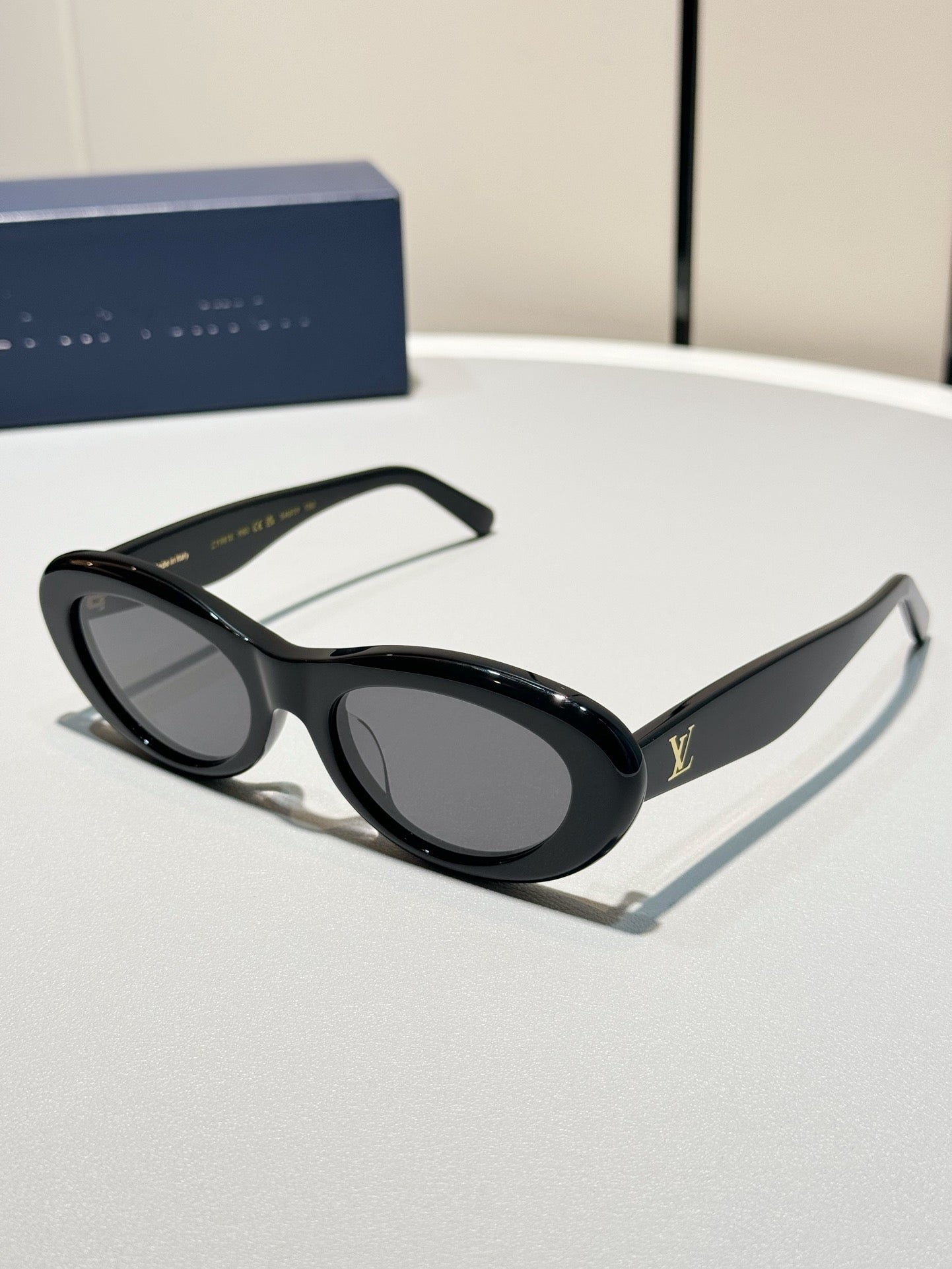 Inspired Louis Vuitton Z1981E – Oval Black Sunglasses (1:1 Mirror Quality)