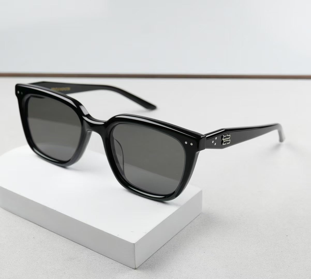 Inspired Gentle Monster NUBO 01 – Classic Cat-Eye Sunglasses (1:1 Mirror Quality)
