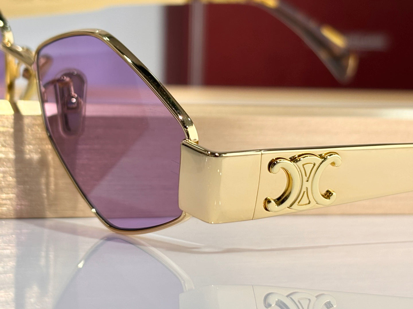 Inspired CELINE CL40254U – Triomphe Metal 02 Sunglasses (1:1 Mirror Quality)