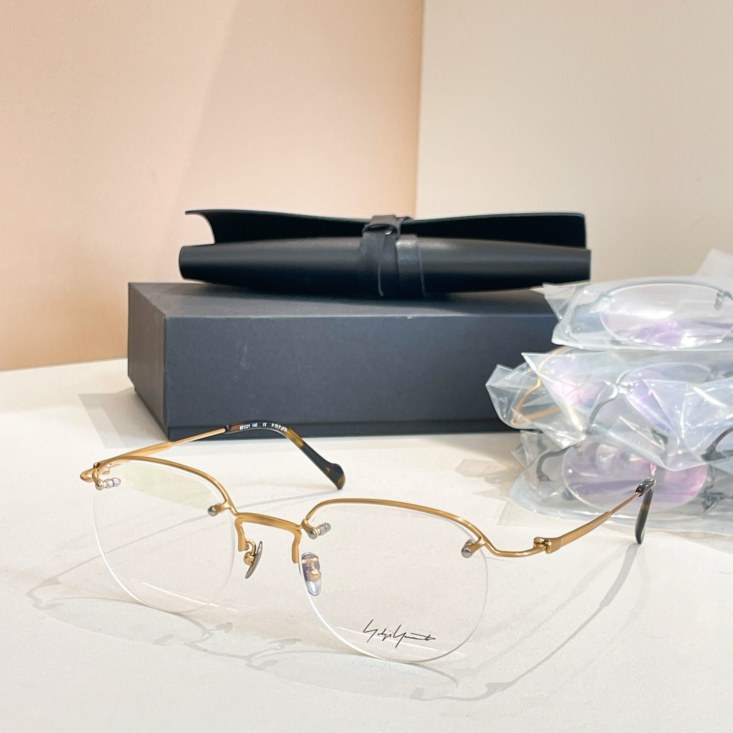 Model: 19-0041 Gold Eyeglasses -Inspired Yohji Yamamoto
