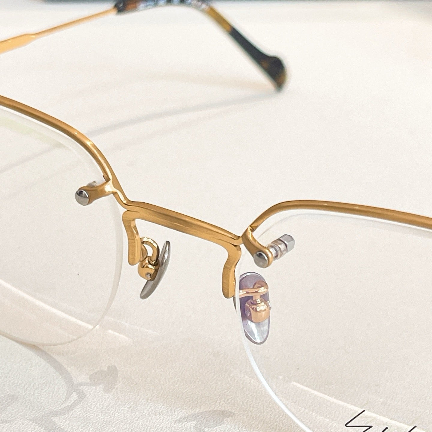 Model: 19-0041 Gold Eyeglasses -Inspired Yohji Yamamoto