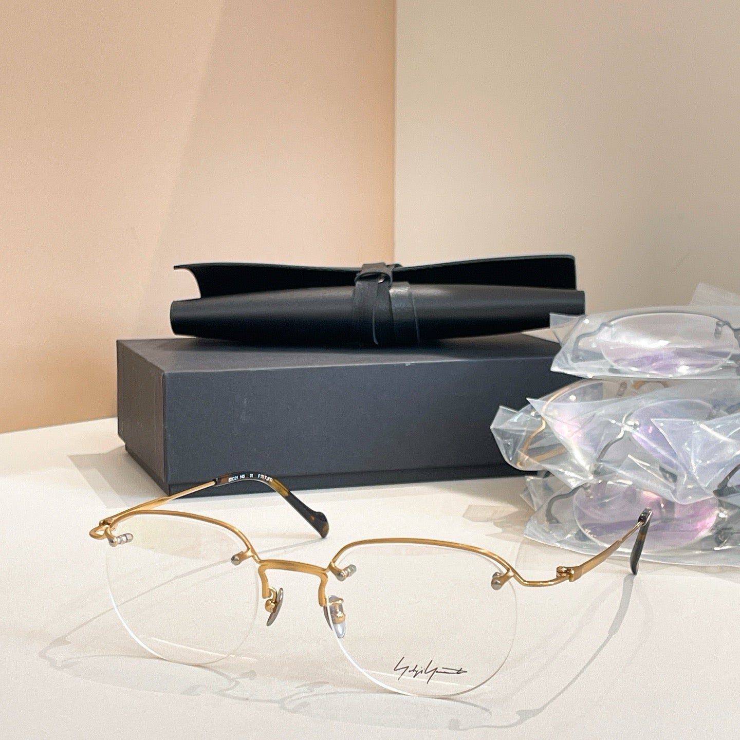 Model: 19-0041 Gold Eyeglasses -Inspired Yohji Yamamoto