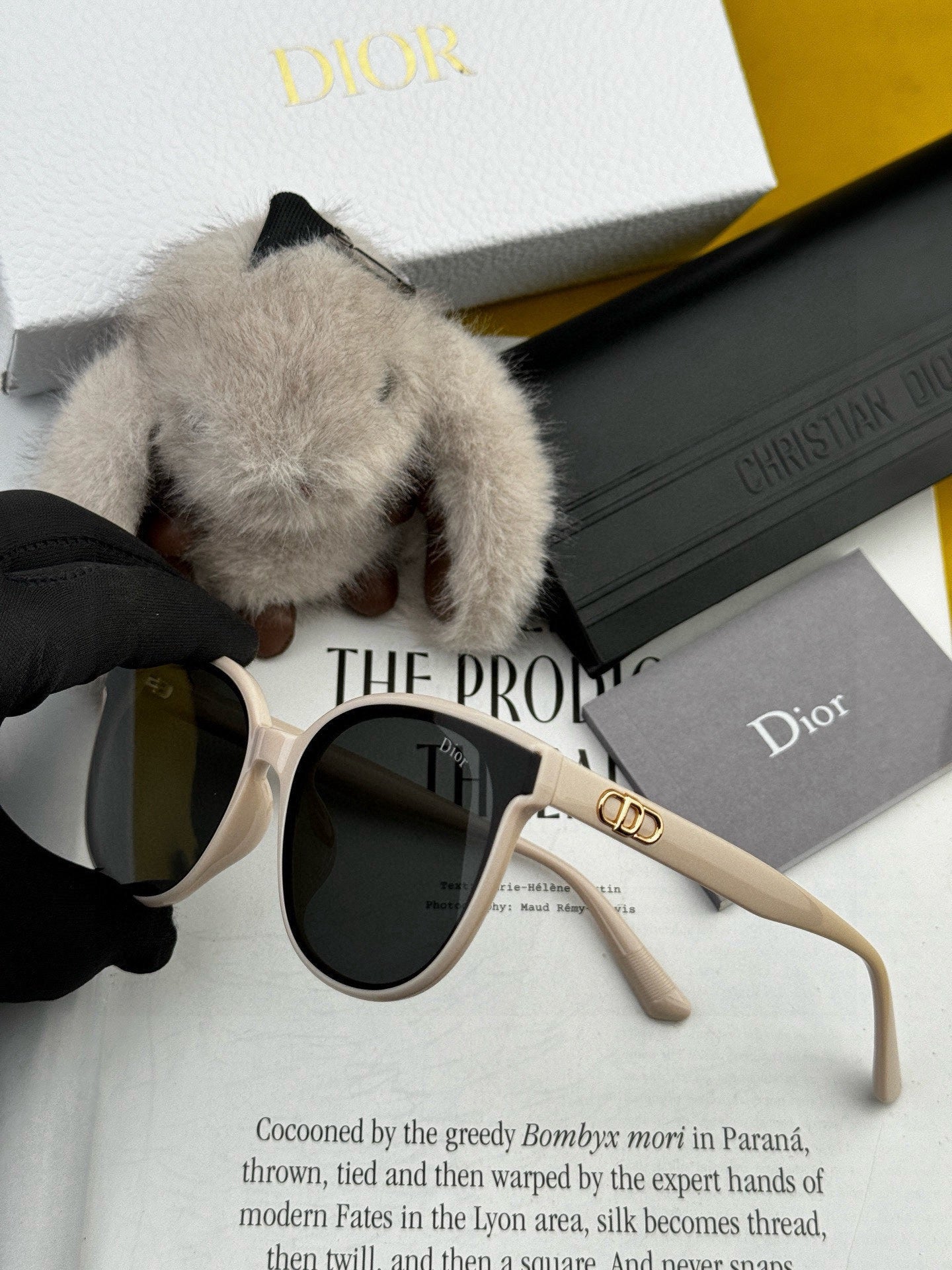 Inspired Dior CD251 – Trendy Round-Frame Polarized Sunglasses (1:1 Mirror Quality)