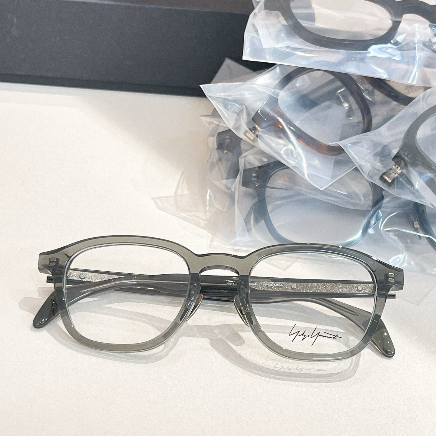 Model: 19-1006 Clear Grey Eyeglasses -Inspired Yohji Yamamoto