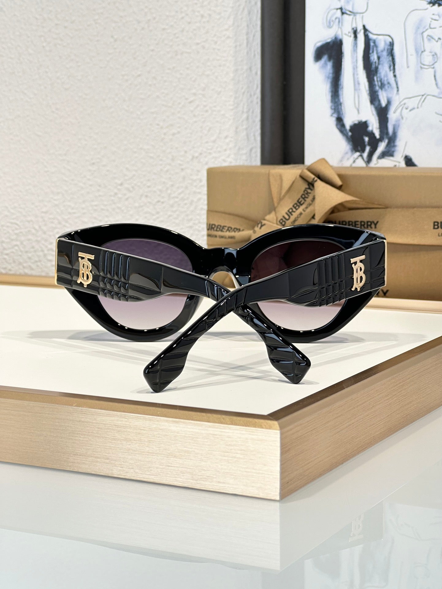 Inspired Burberry B4390 – Oval Cat-Eye Sunglasses (1:1 Mirror Quality)