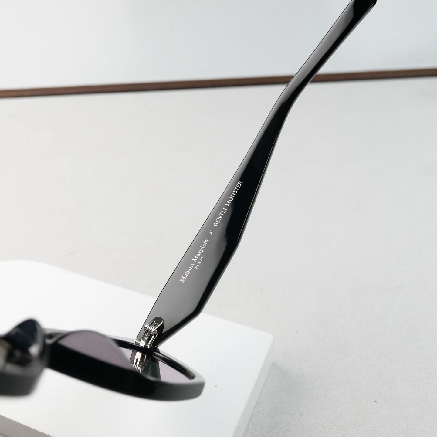 Inspired Maison Margiela × Gentle Monster MM208 – Cat-Eye Sunglasses (1:1 Mirror Quality, Replica Collab Series)