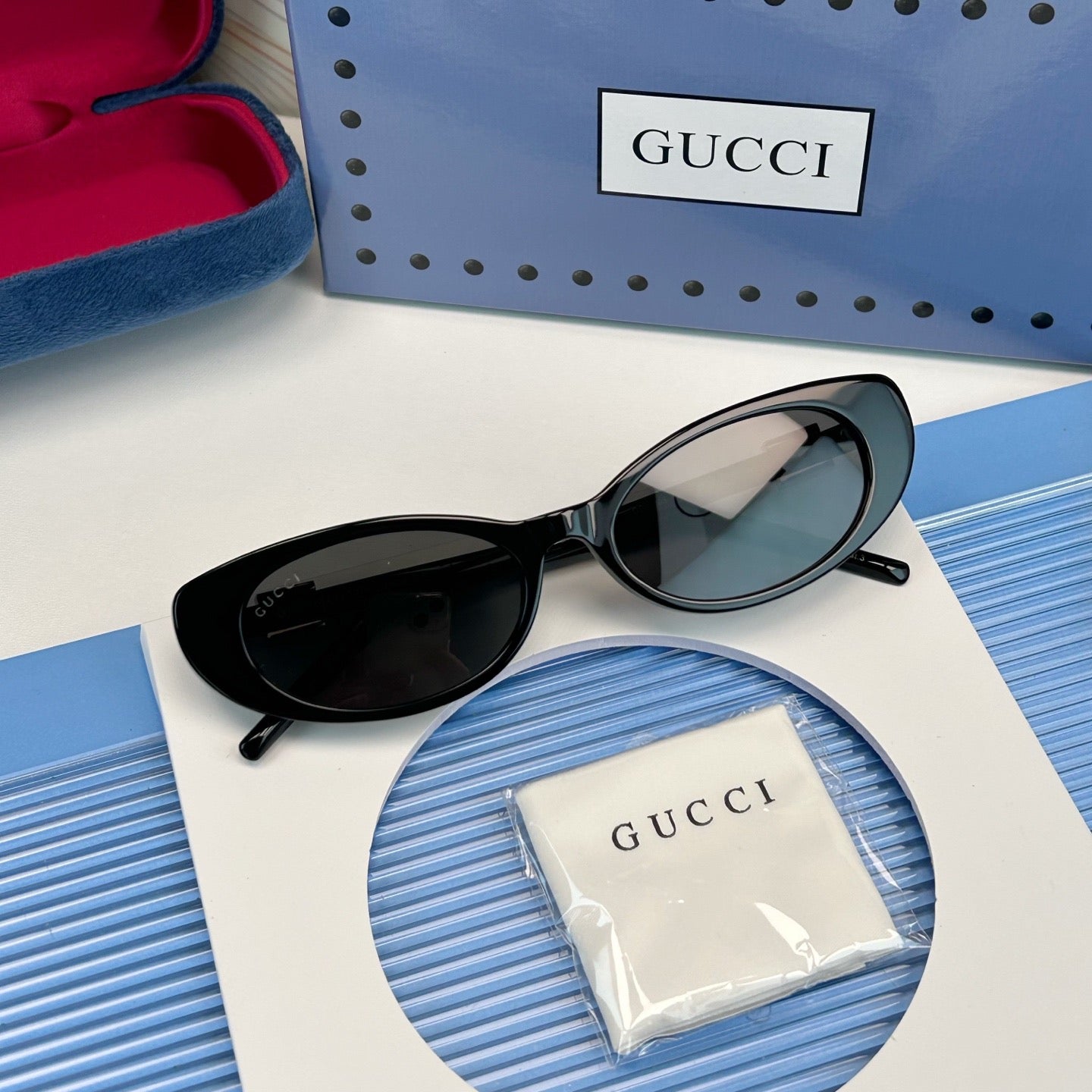 GG1680S Inspired Oval Cat-Eye Sunglasses – Slim Retro Frame with Signature G Logo