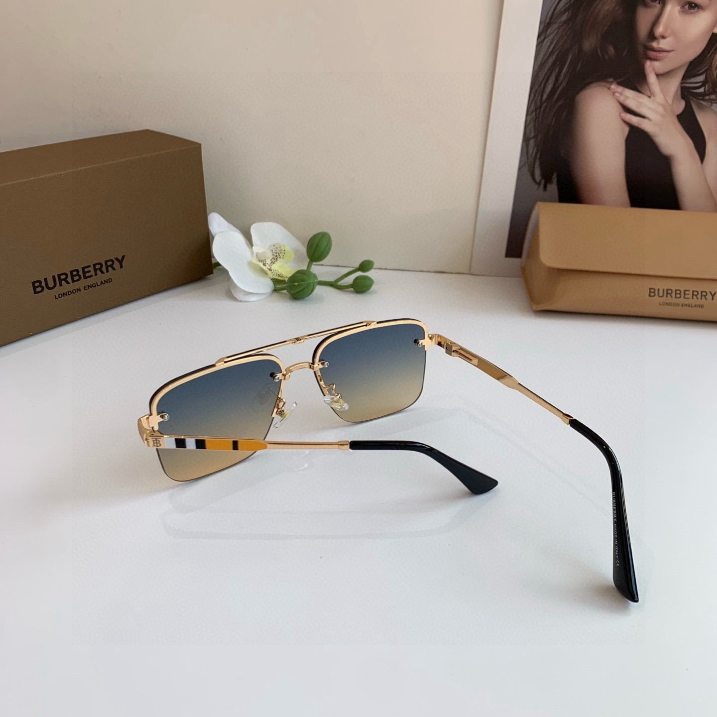 Inspired Burberry 24116 Aviator – Striped Temple Metal Sunglasses (1:1 Mirror Quality)- Gradient Grey blue