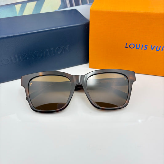 Inspired Louis Vuitton Z2545U – Wayfarer-Style Sunglasses (1:1 Mirror Quality)