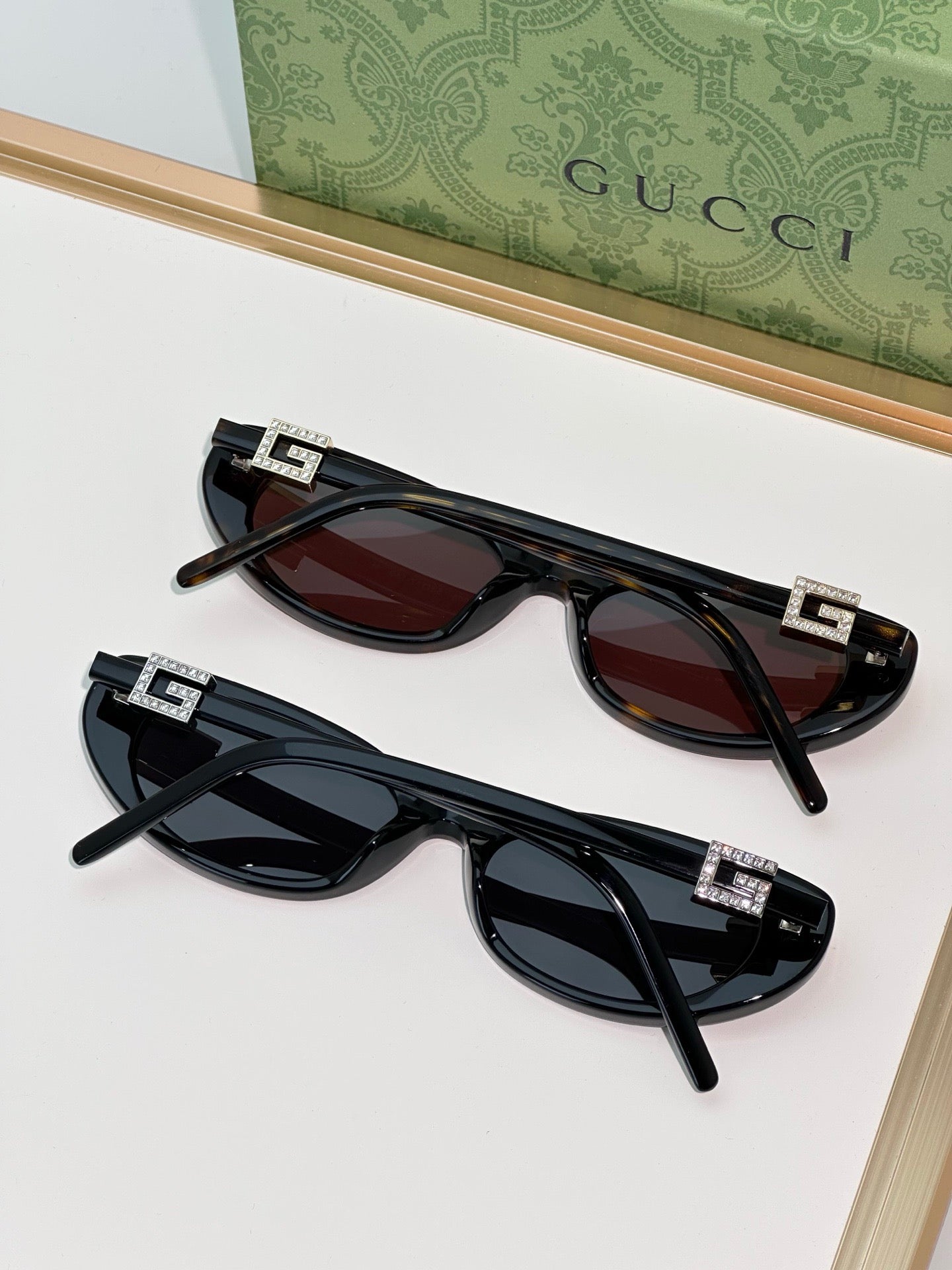 GG1680S Inspired Oval Cat-Eye Sunglasses – Slim Retro Frame with Signature G Logo