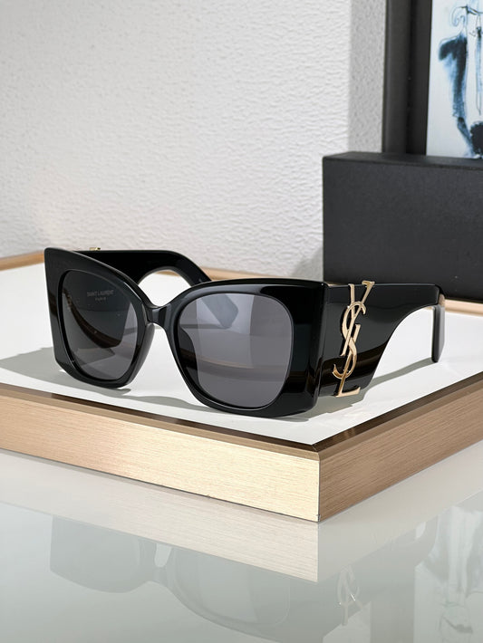 Inspired Saint Laurent SL M119F – Oversized Cat-Eye Sunglasses (1:1 Mirror Quality)- Black