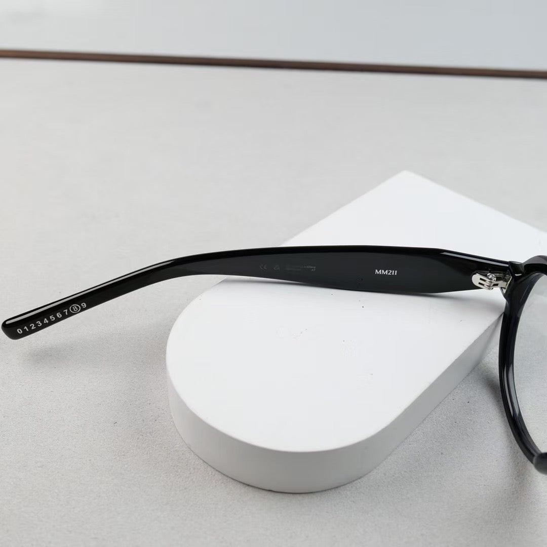 Inspired Gentle Monster x Maison Margeila MM211 01– Bold Rectangle Optical Glasses (1:1 Mirror Quality)