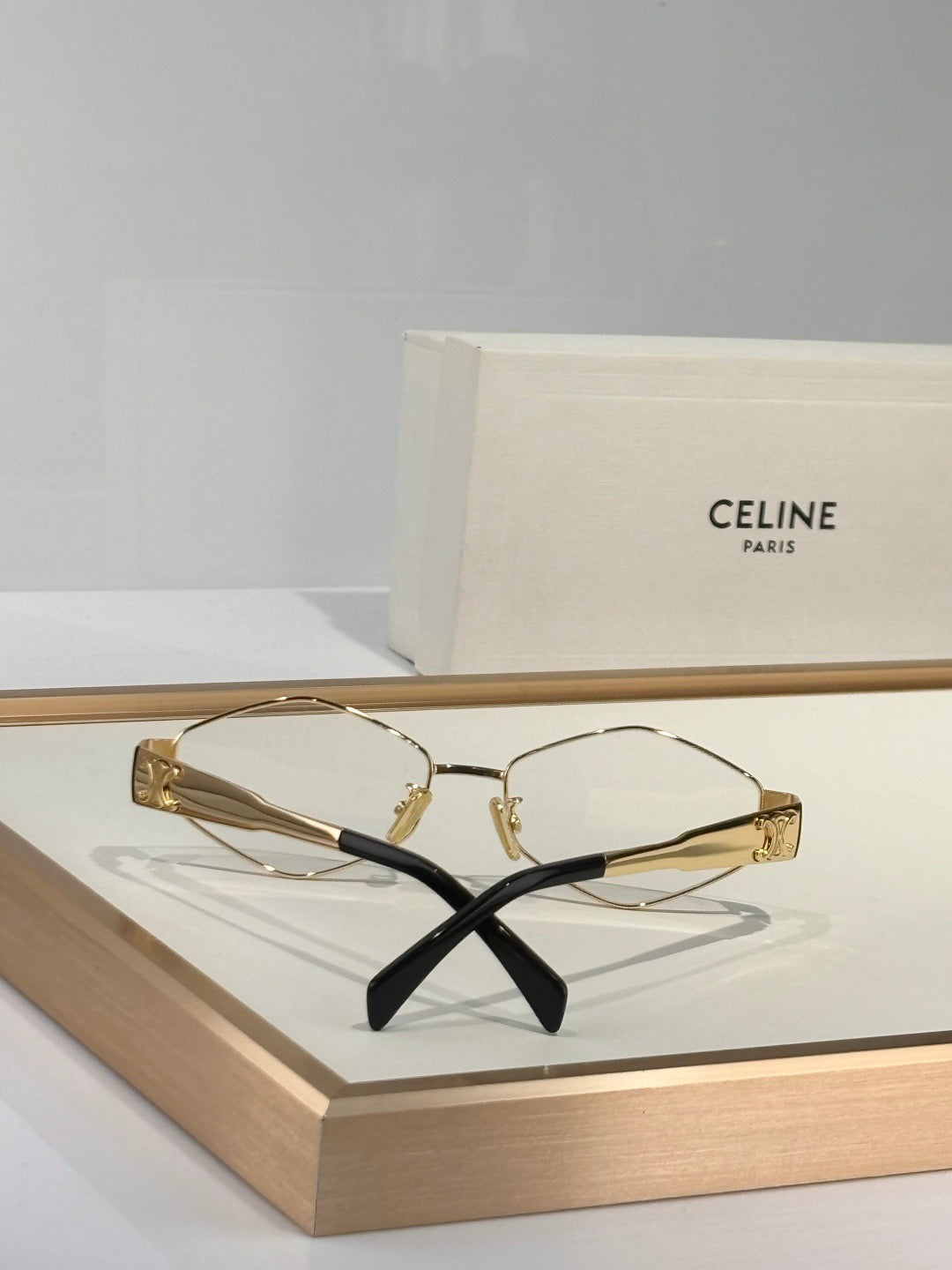Inspired CELINE CL40254U – Triomphe Metal 02 Gold Eyeglasses  (1:1 Mirror Quality)