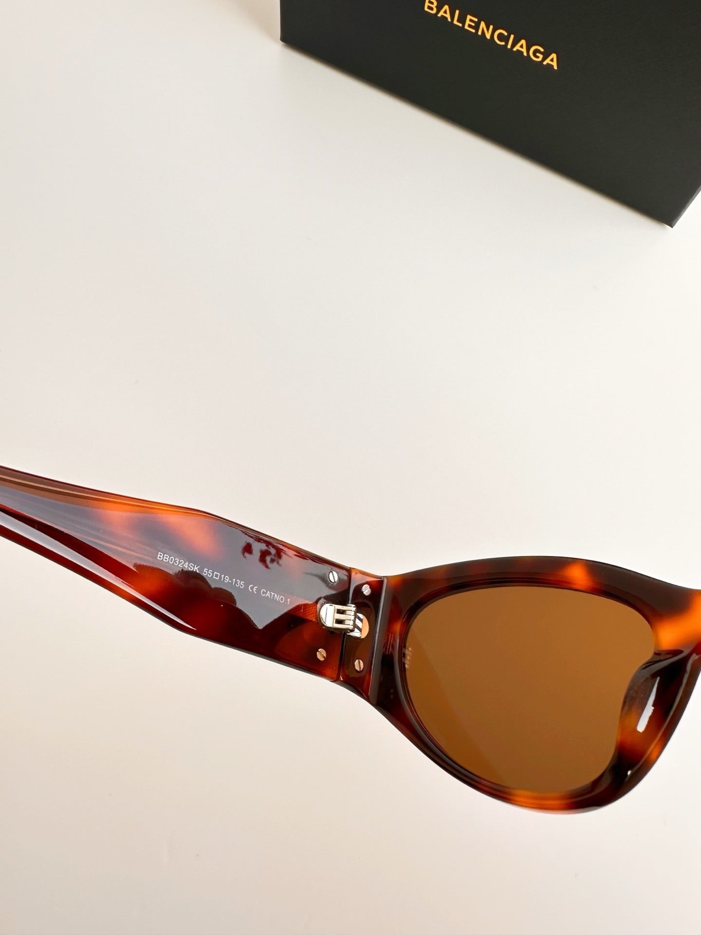 Inspired Balenciaga BB0324SK – Tortoise Oversized Cat-Eye Sunglasses (1:1 Mirror Quality)