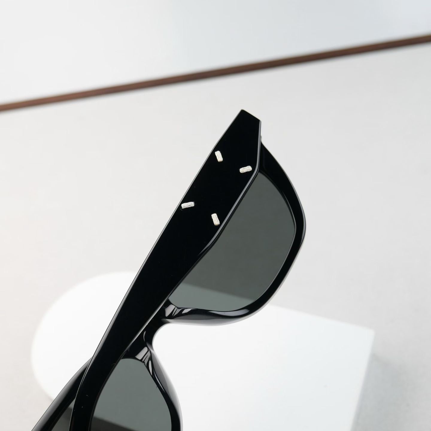 Inspired Maison Margiela × Gentle Monster MM208 – Cat-Eye Sunglasses (1:1 Mirror Quality, Replica Collab Series)