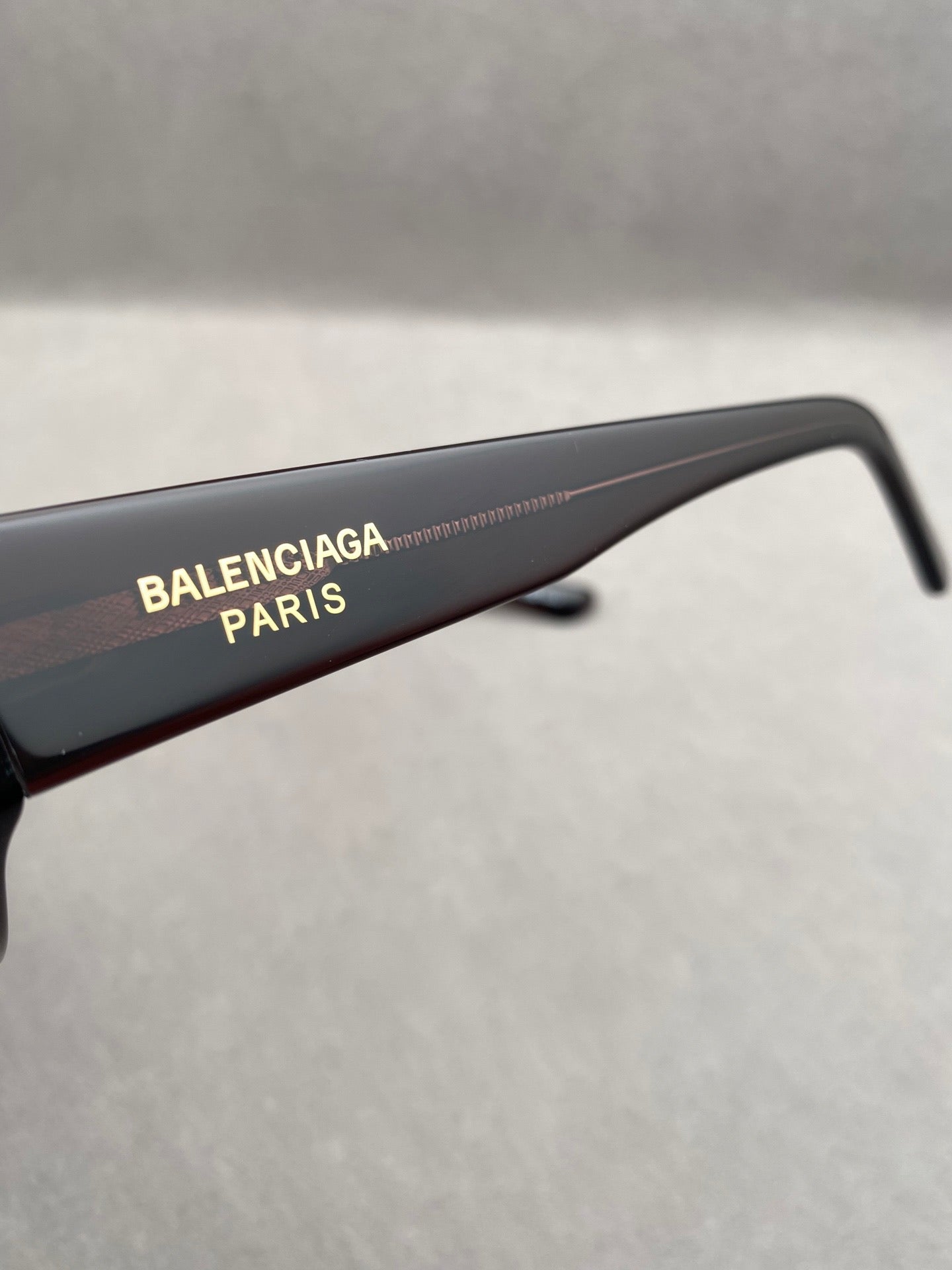 Inspired Balenciaga BB0369S – Retro Oval Sunglasses (1:1 Mirror Quality)- Wine Red
