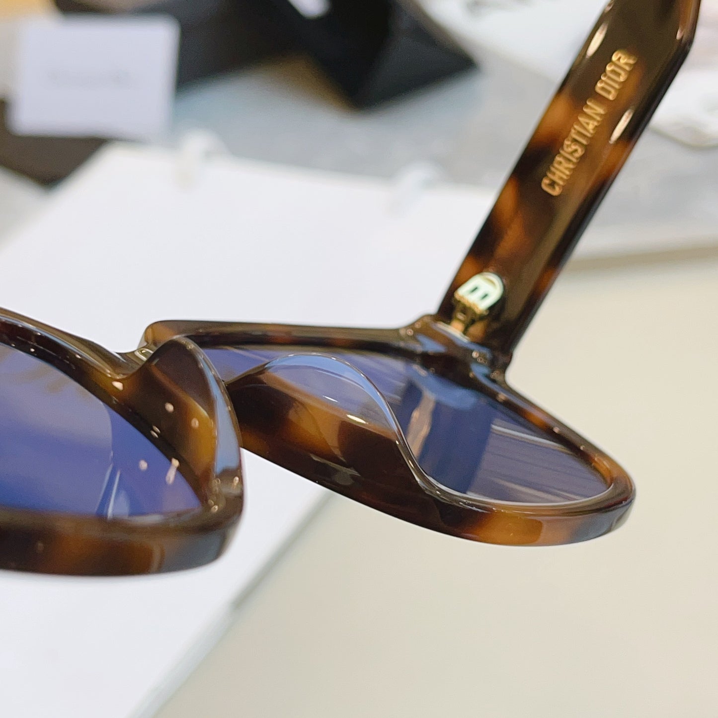 Inspired Dior Signature S7F – Oversized Square Sunglasses (1:1 Mirror Quality)- brown tortoise