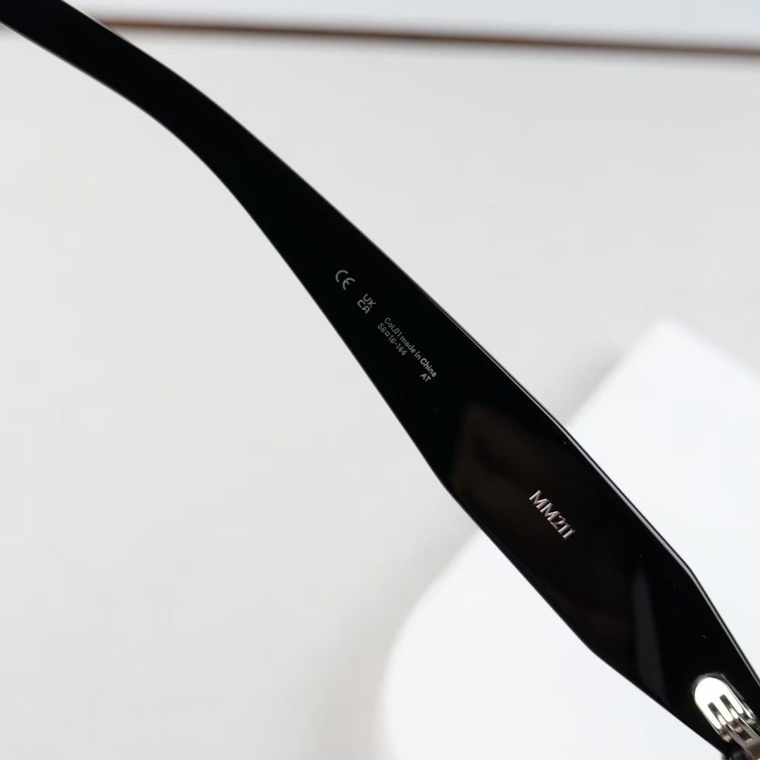 Inspired Gentle Monster x Maison Margeila MM211 01– Bold Rectangle Optical Glasses (1:1 Mirror Quality)