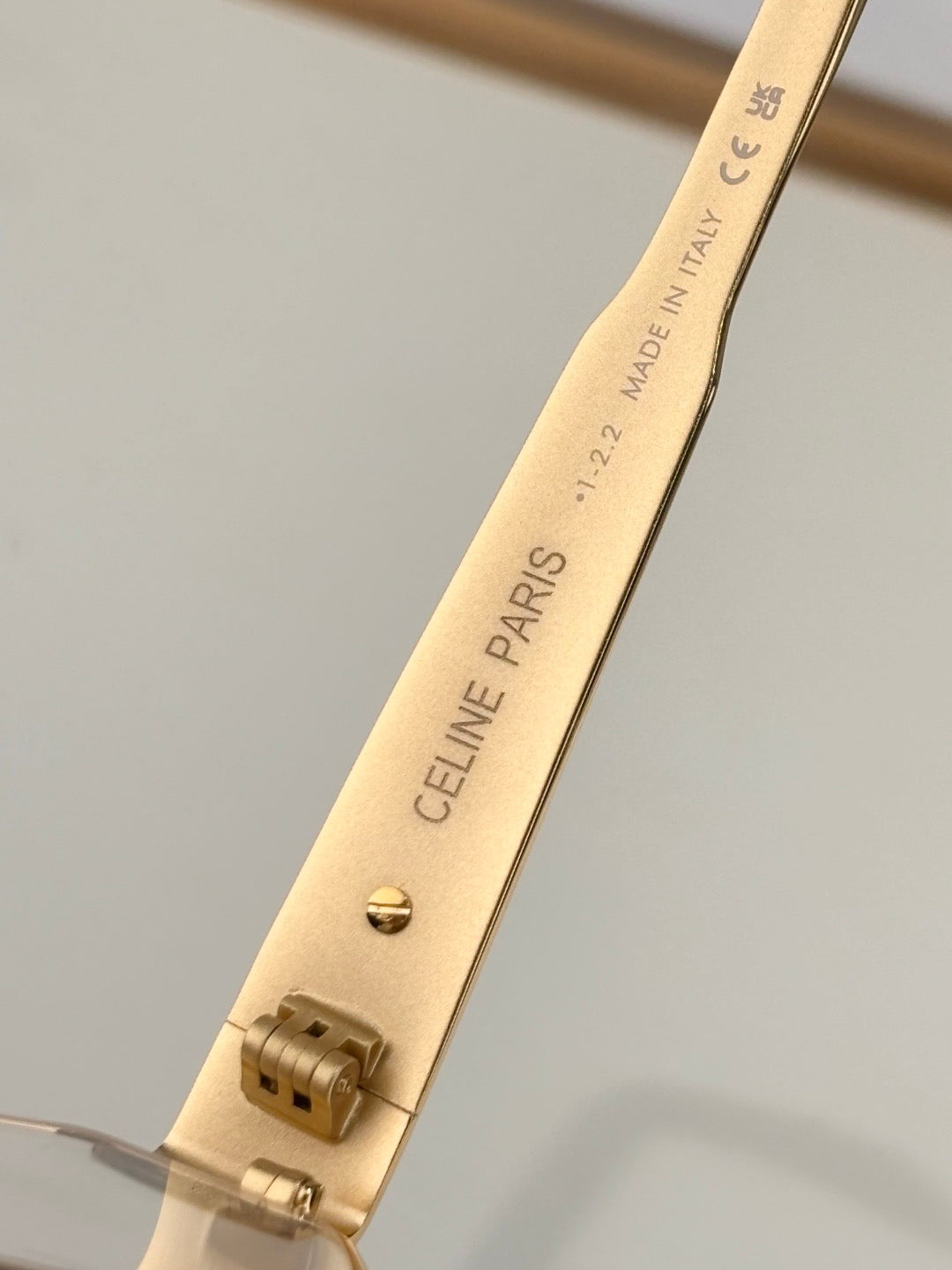Inspired CELINE CL40254U – Triomphe Metal 02 Gold Eyeglasses  (1:1 Mirror Quality)