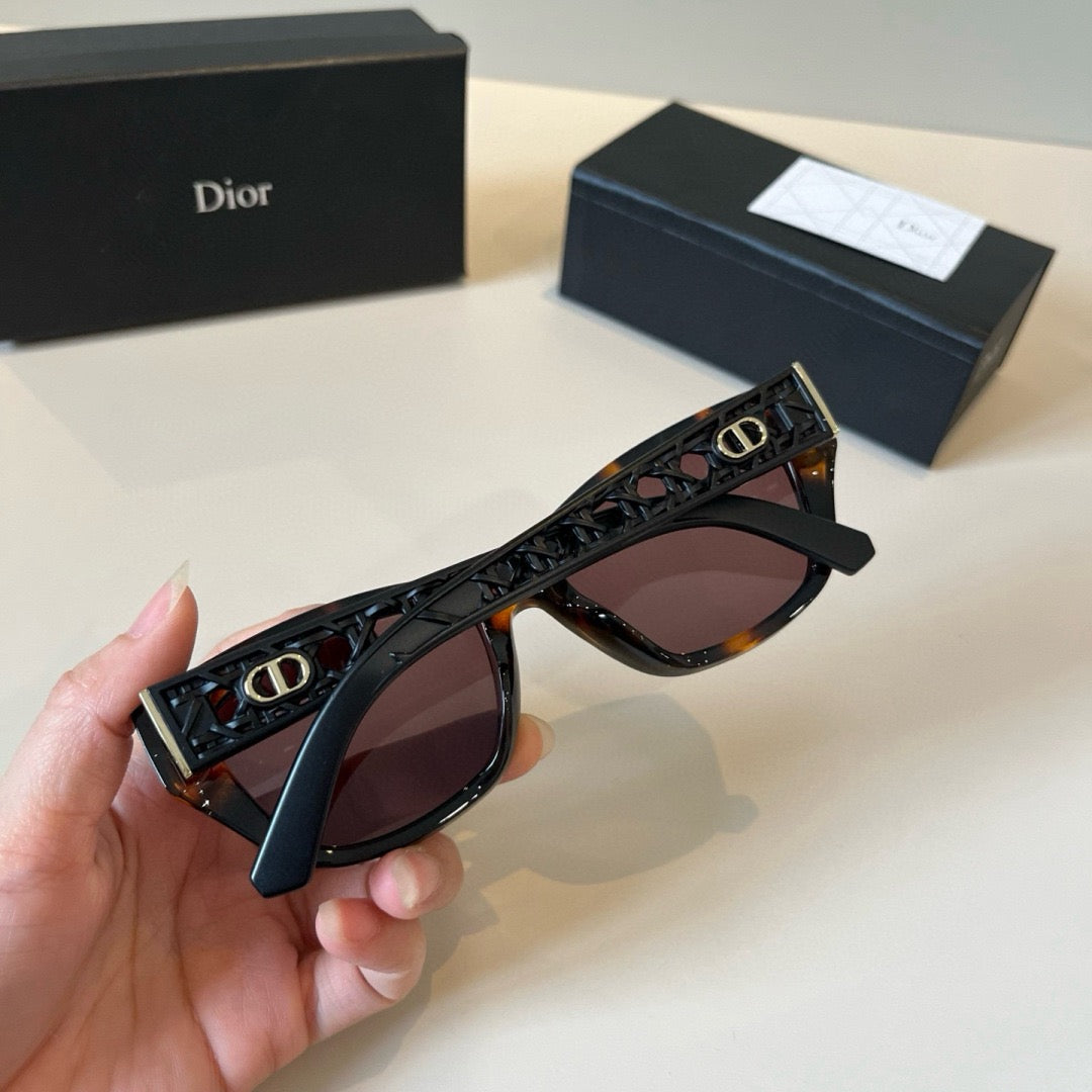 Inspired Dior 8132 – Lattice Temple Cat-eye Sunglasses (1:1 Mirror Quality)