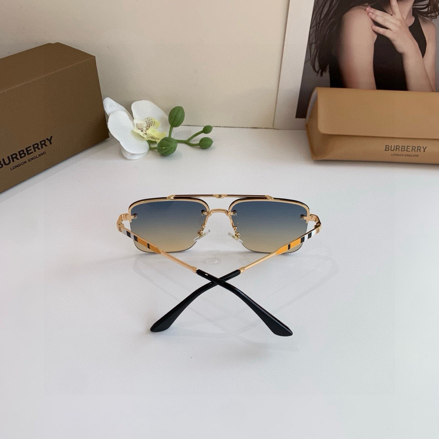 Inspired Burberry 24116 Aviator – Striped Temple Metal Sunglasses (1:1 Mirror Quality)- Gradient Grey blue