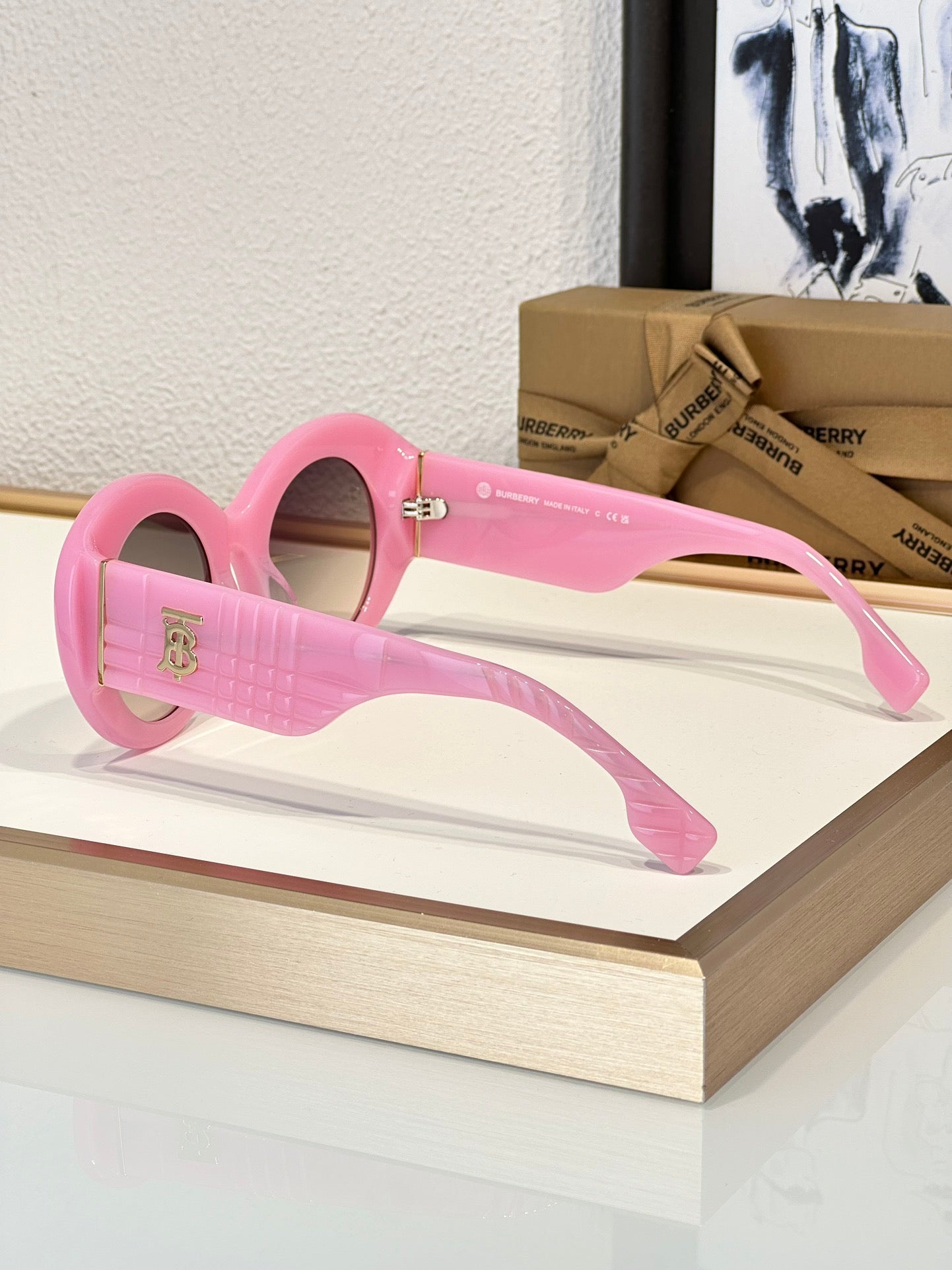 Inspired Burberry B4370U – Oversized Oval Sunglasses (1:1 Mirror Quality)- pink