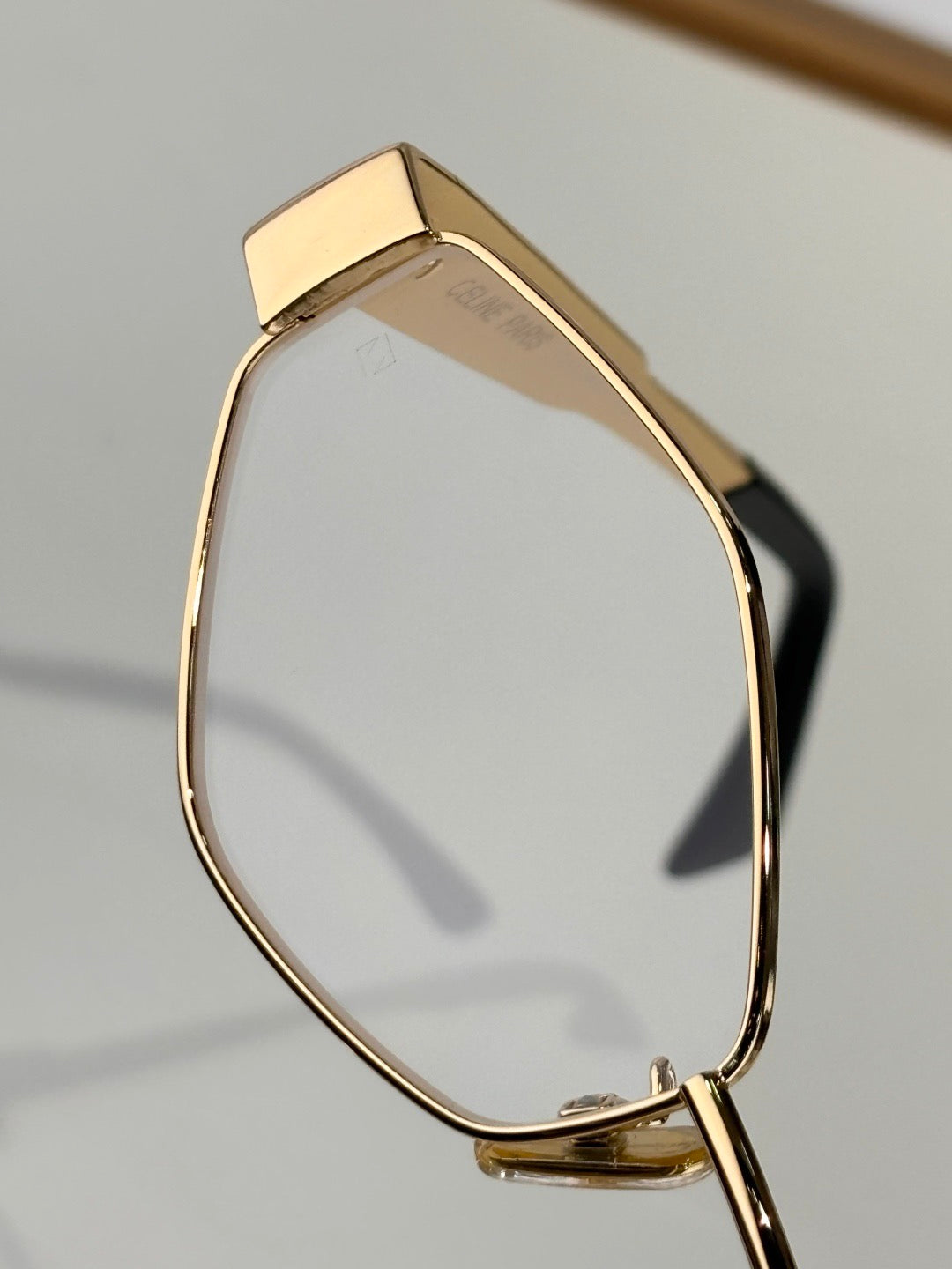 Inspired CELINE CL40254U – Triomphe Metal 02 Gold Eyeglasses  (1:1 Mirror Quality)
