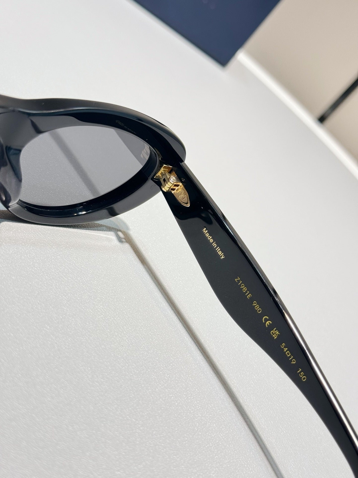 Inspired Louis Vuitton Z1981E – Oval Black Sunglasses (1:1 Mirror Quality)
