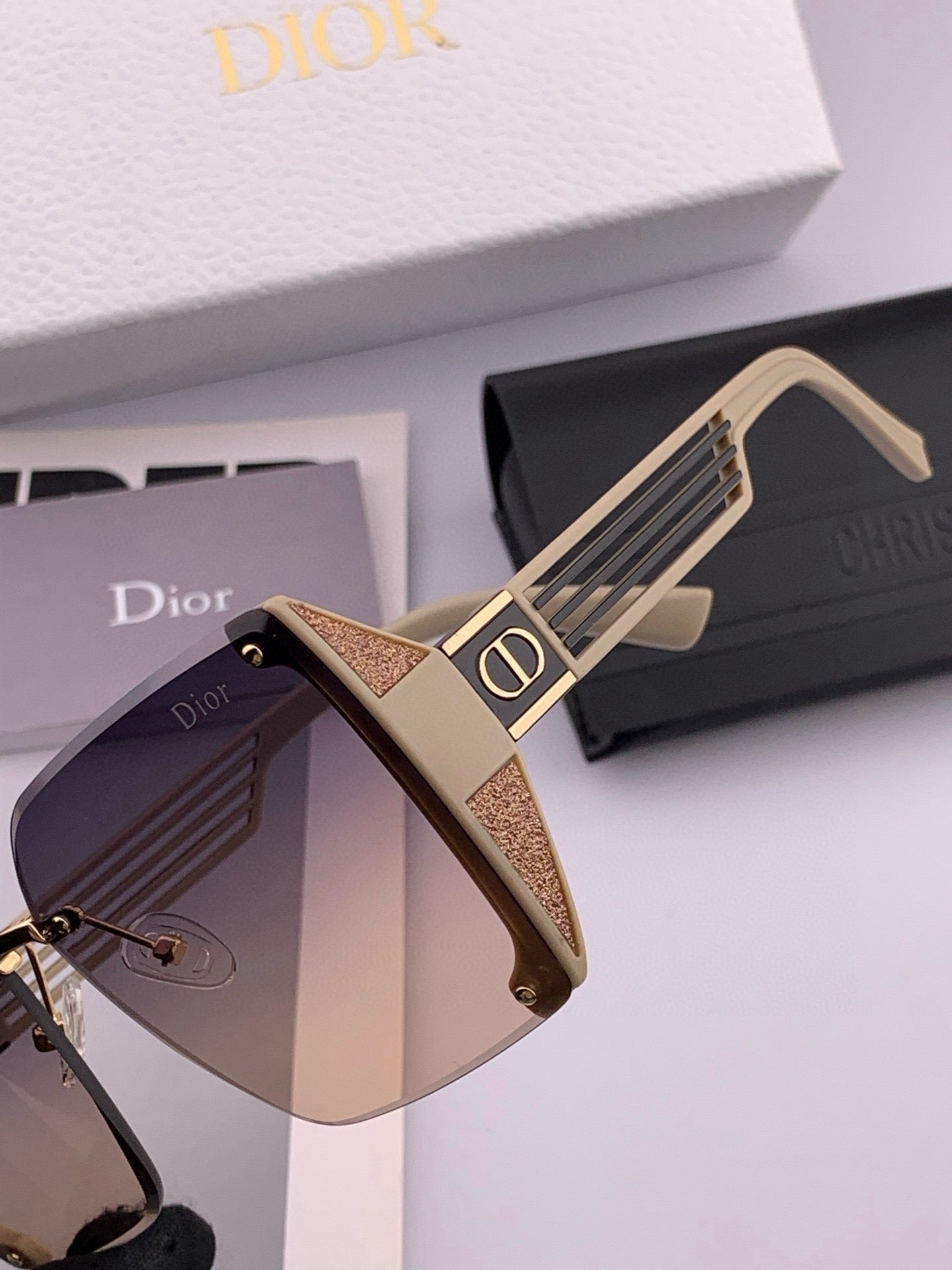 Inspired Dior CD2220 – Oversized Square Gradient Sunglasses (1:1 Mirror Quality)