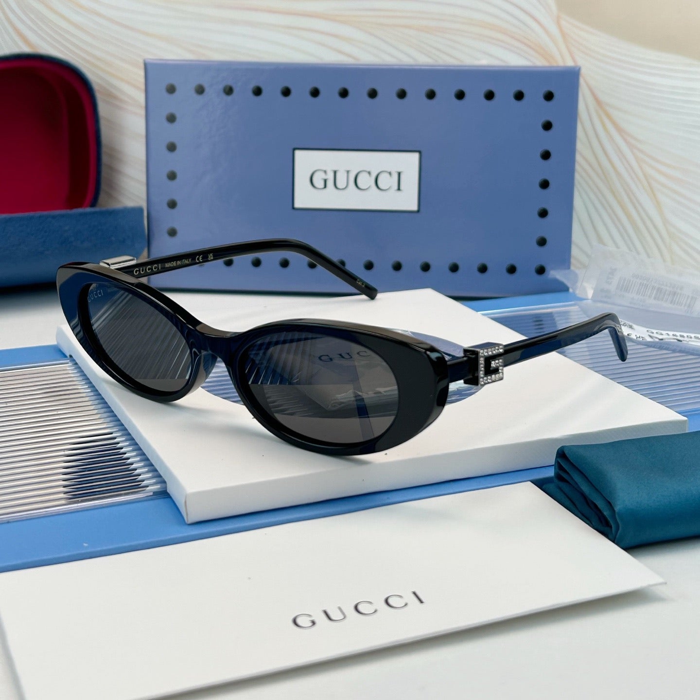 GG1680S Inspired Oval Cat-Eye Sunglasses – Slim Retro Frame with Signature G Logo