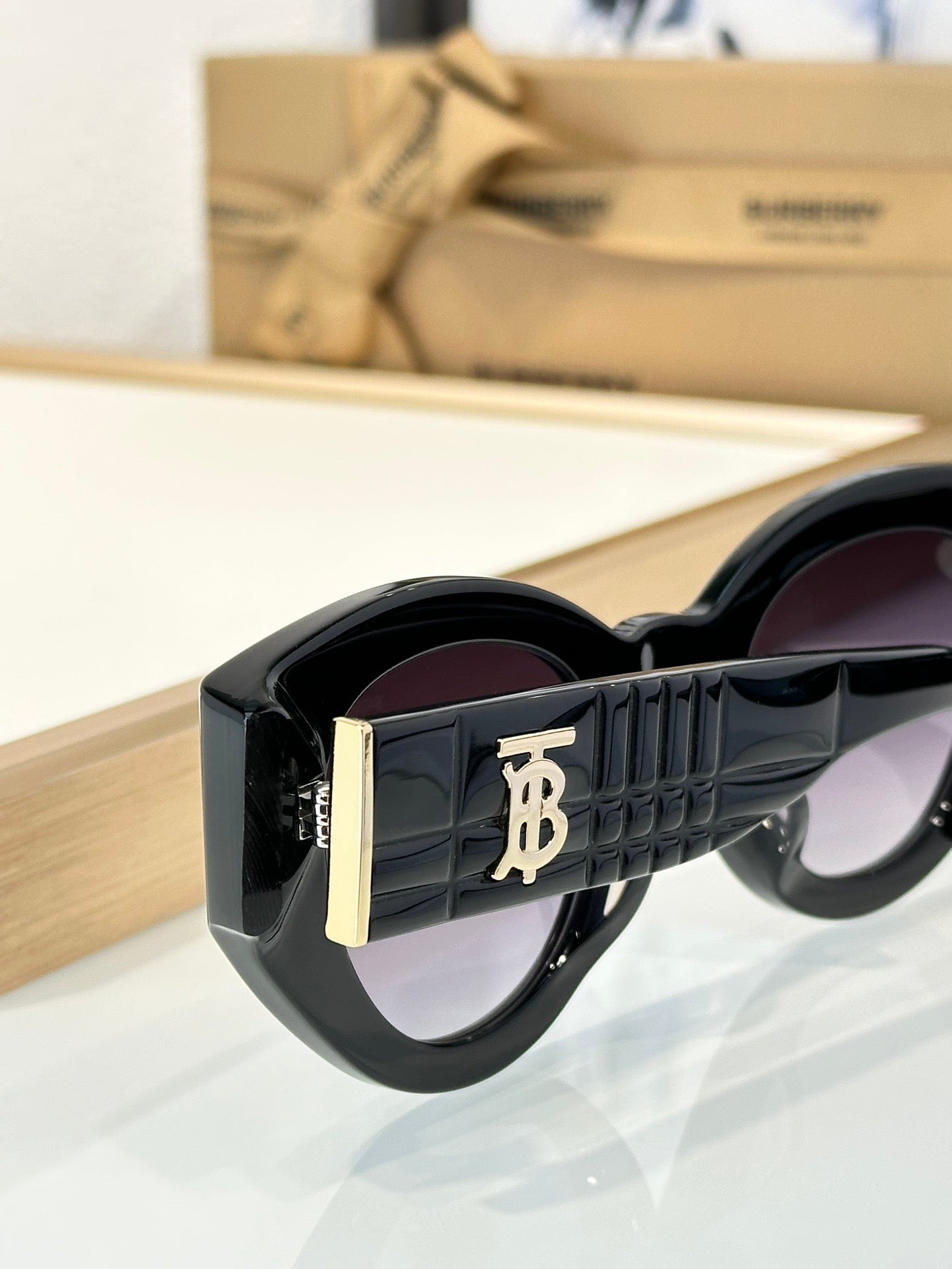 Inspired Burberry B4390 – Oval Cat-Eye Sunglasses (1:1 Mirror Quality)