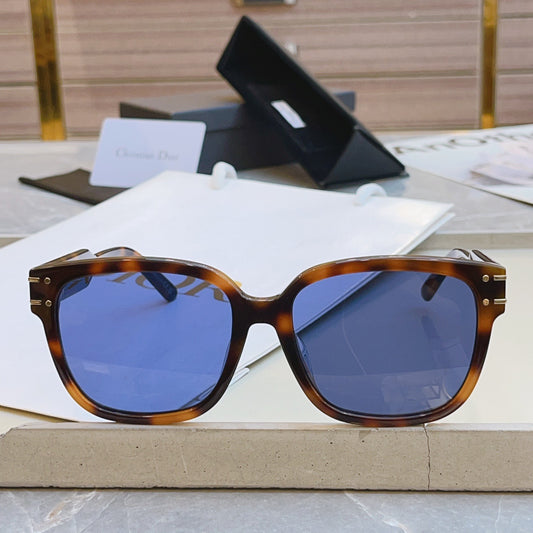 Inspired Dior Signature S7F – Oversized Square Sunglasses (1:1 Mirror Quality)- brown tortoise