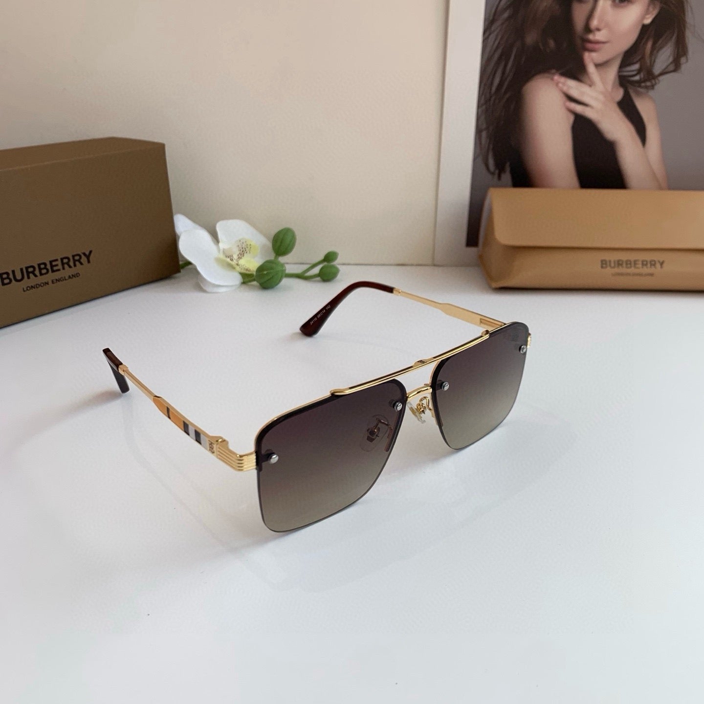 Inspired Burberry 24116 Aviator – Striped Temple Metal Sunglasses (1:1 Mirror Quality)- Gradient Brown