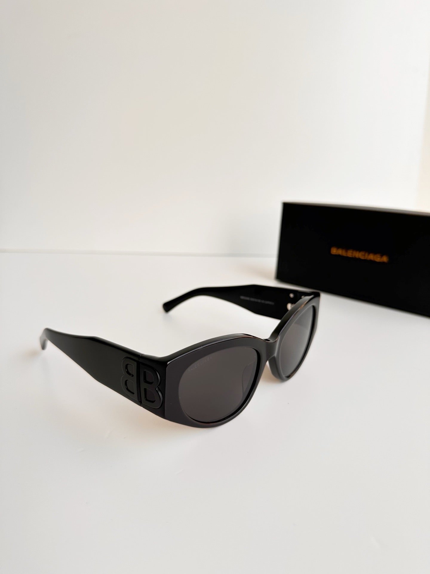 Inspired Balenciaga BB0324SK – Black Oversized Cat-Eye Sunglasses (1:1 Mirror Quality)