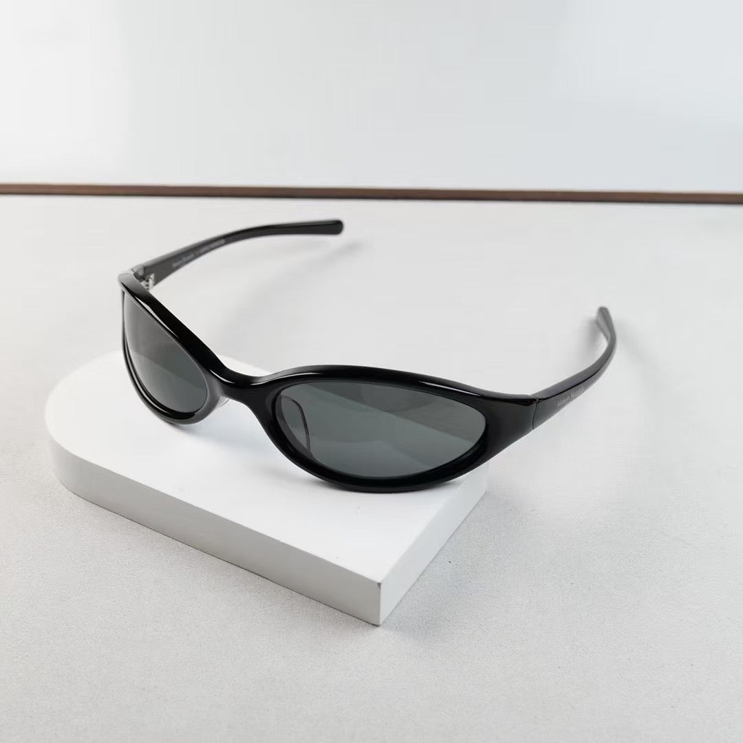 Maison Margiela × Gentle Monster MM202 01 – Wraparound Sunglasses (1:1 Mirror Quality)