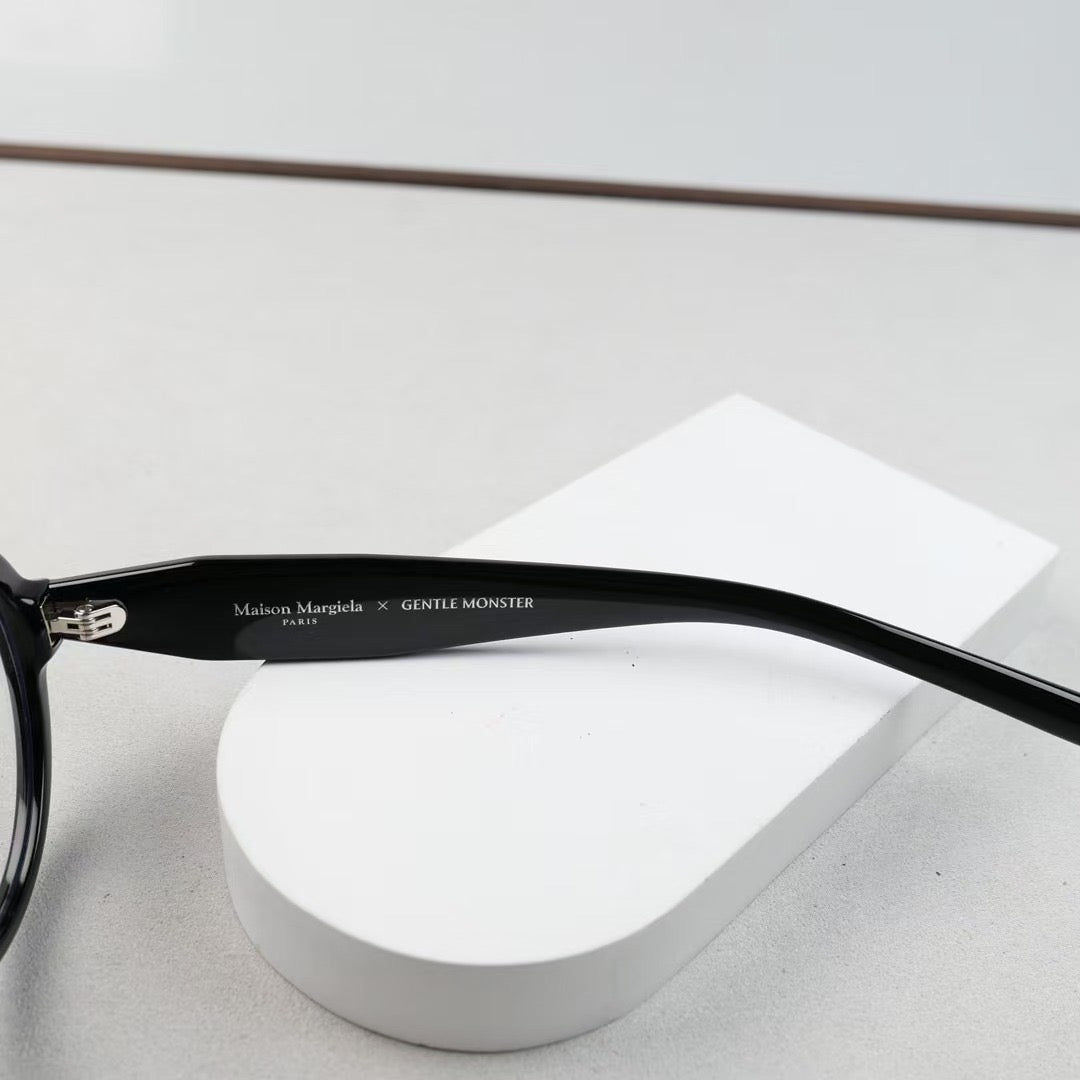 Inspired Gentle Monster x Maison Margeila MM211 01– Bold Rectangle Optical Glasses (1:1 Mirror Quality)