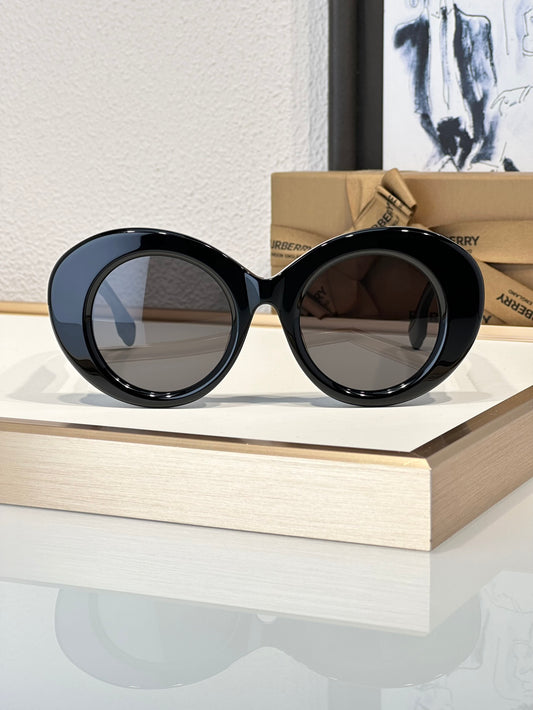 Inspired Burberry B4370U – Oversized Oval Sunglasses (1:1 Mirror Quality)- Black